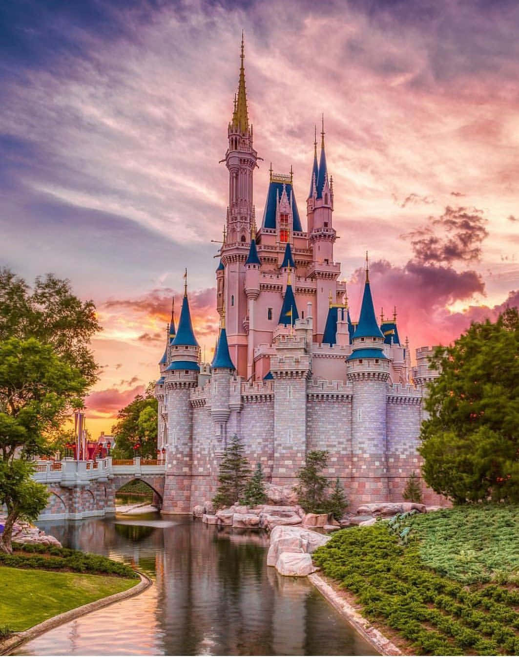 Einverlockender Blick Auf Das Schloss Von Disney