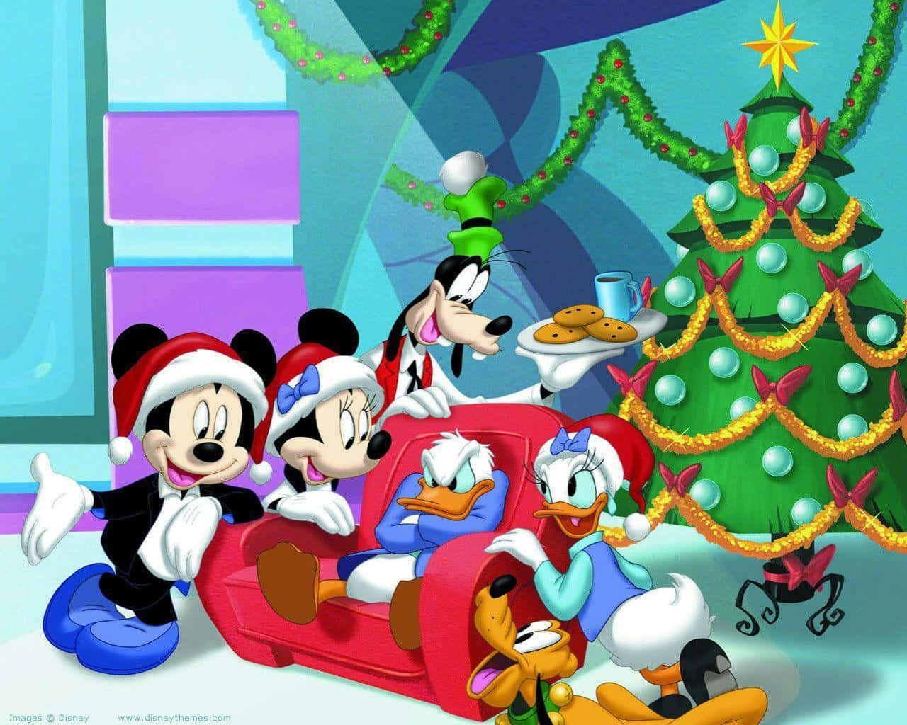 Mickeymouse Og Venner Omkring Et Juletræ.