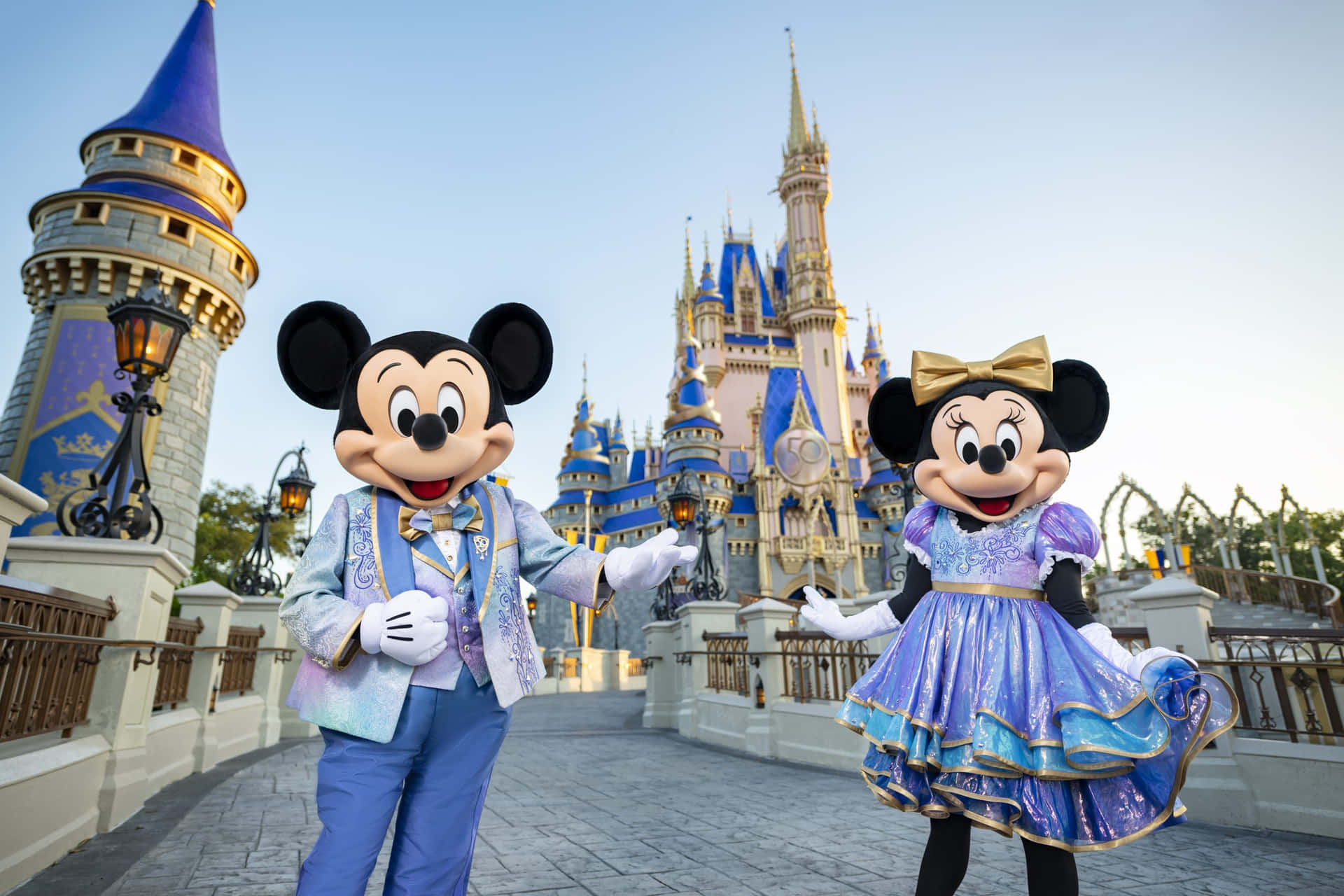 Upplevett Magiskt Ögonblick Med Mickey Och Hans Vänner På Disney!