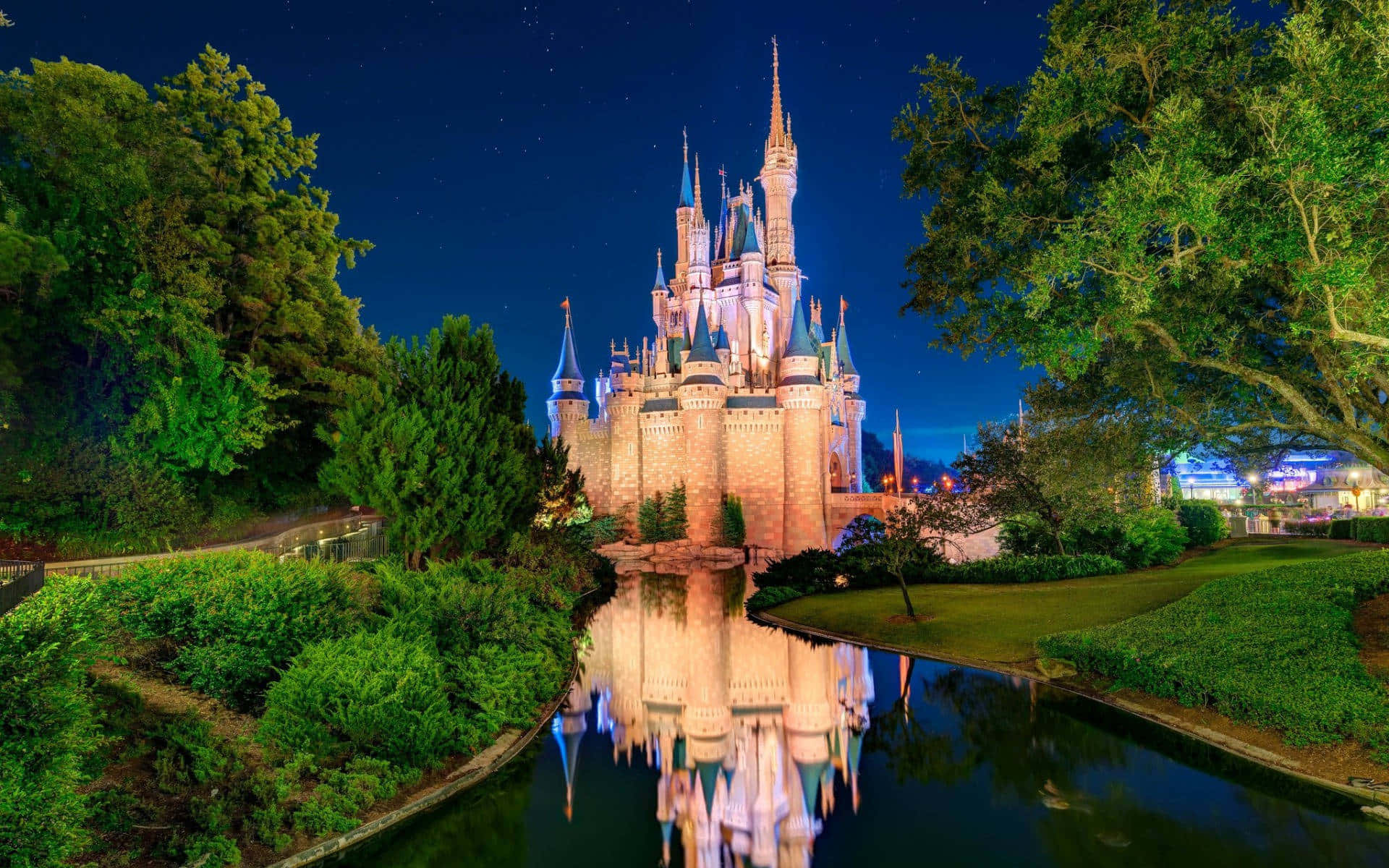Hyg Dig med at udforske Disney World! Wallpaper