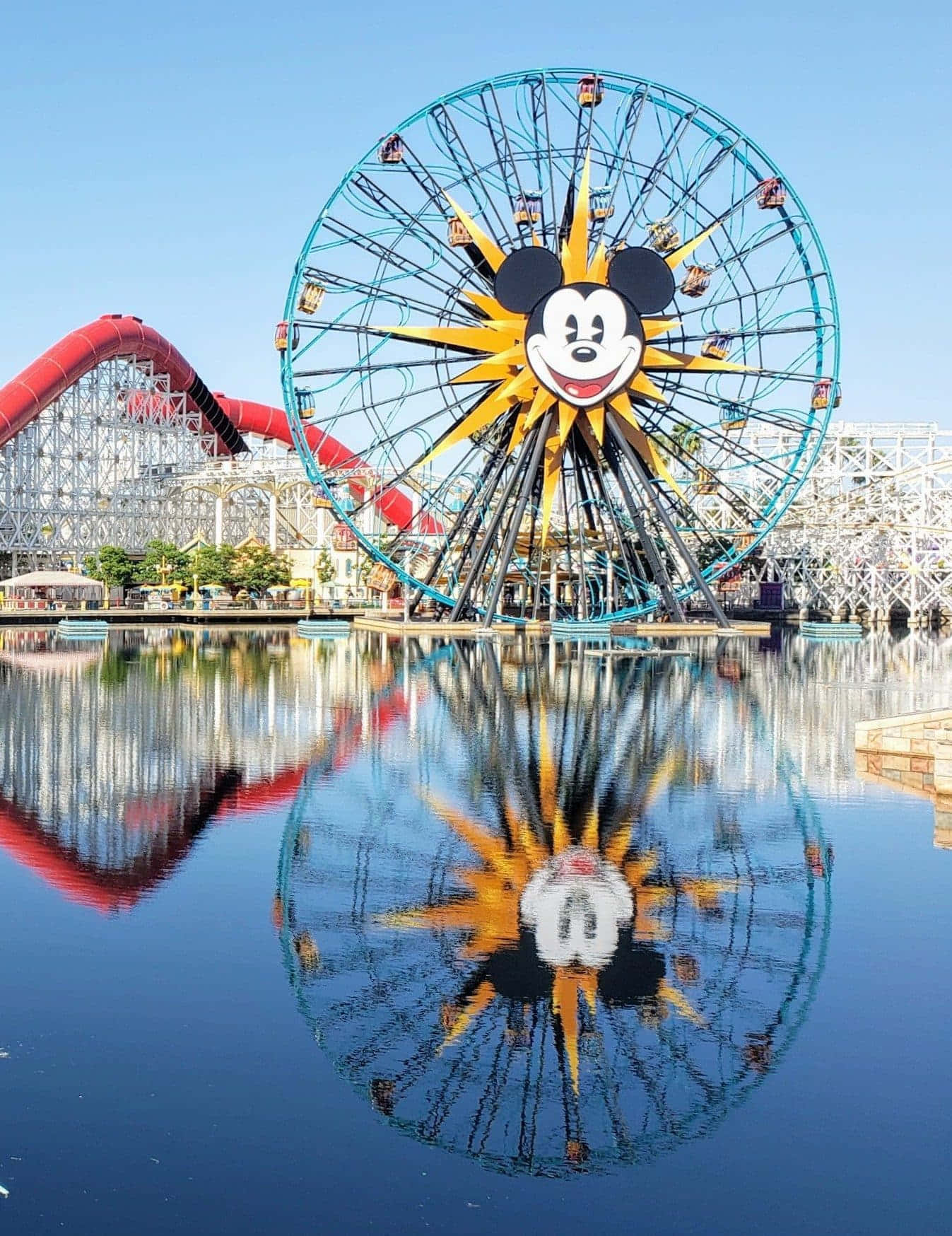 Disneyland California Adventure Pixar Pal A Round Reflection Wallpaper