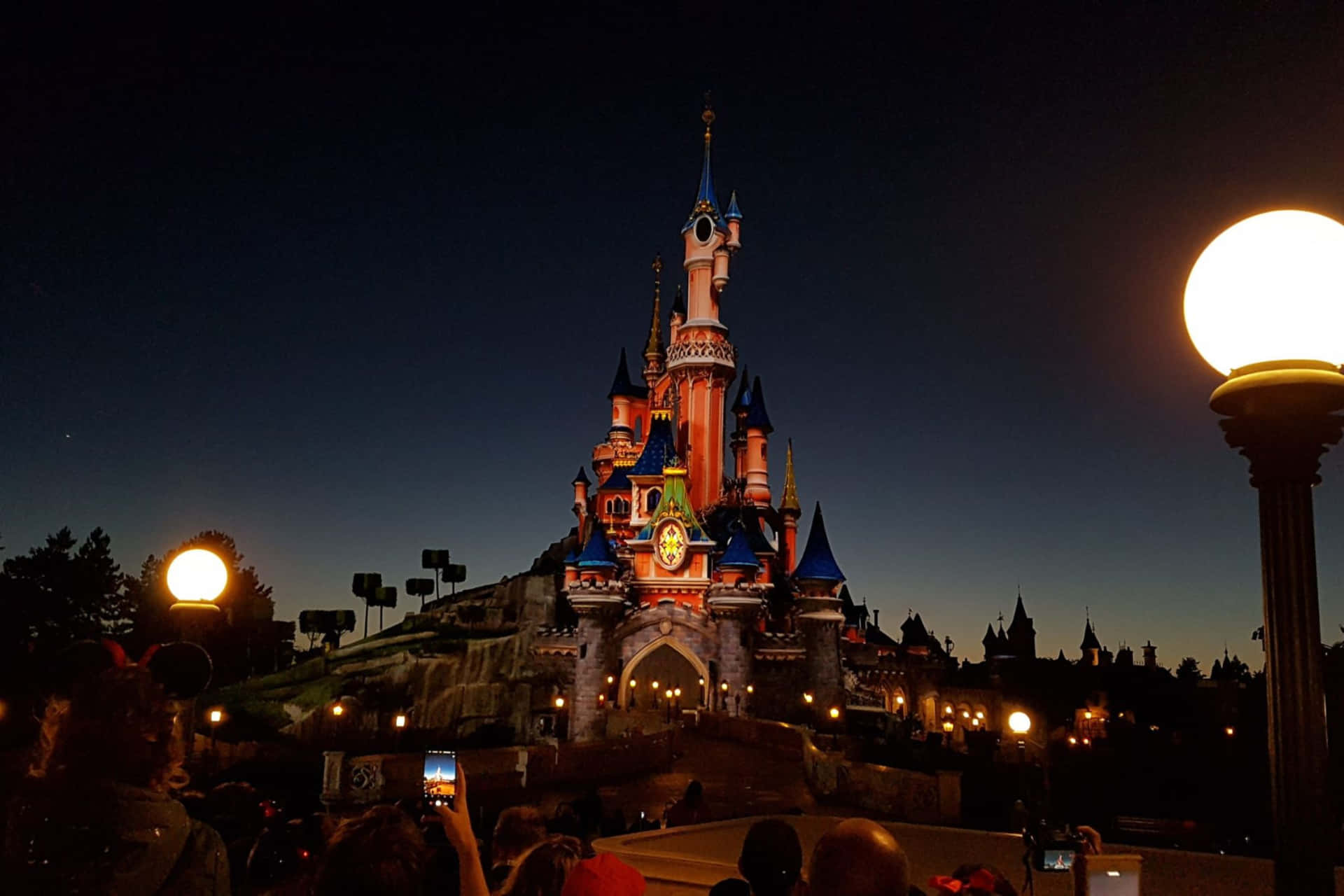 Disneyland Castle Nighttime Spectacle Wallpaper