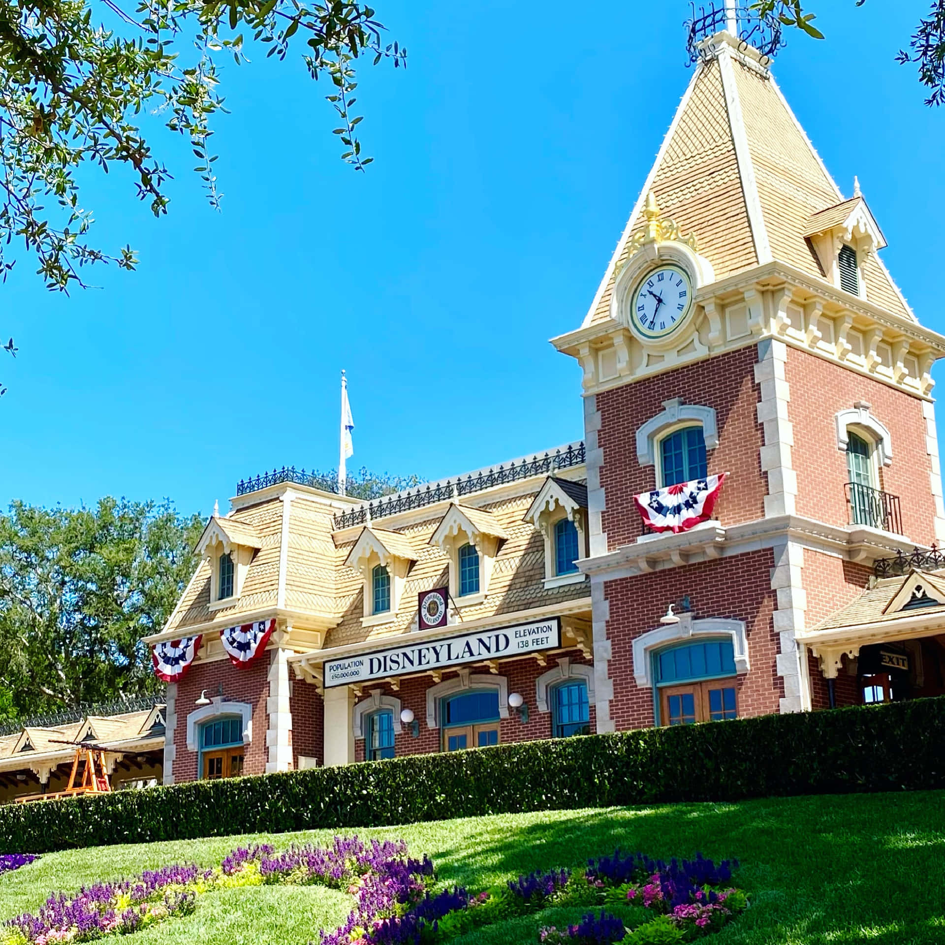 Disneyland Entrance Station Clock Tower Wallpaper