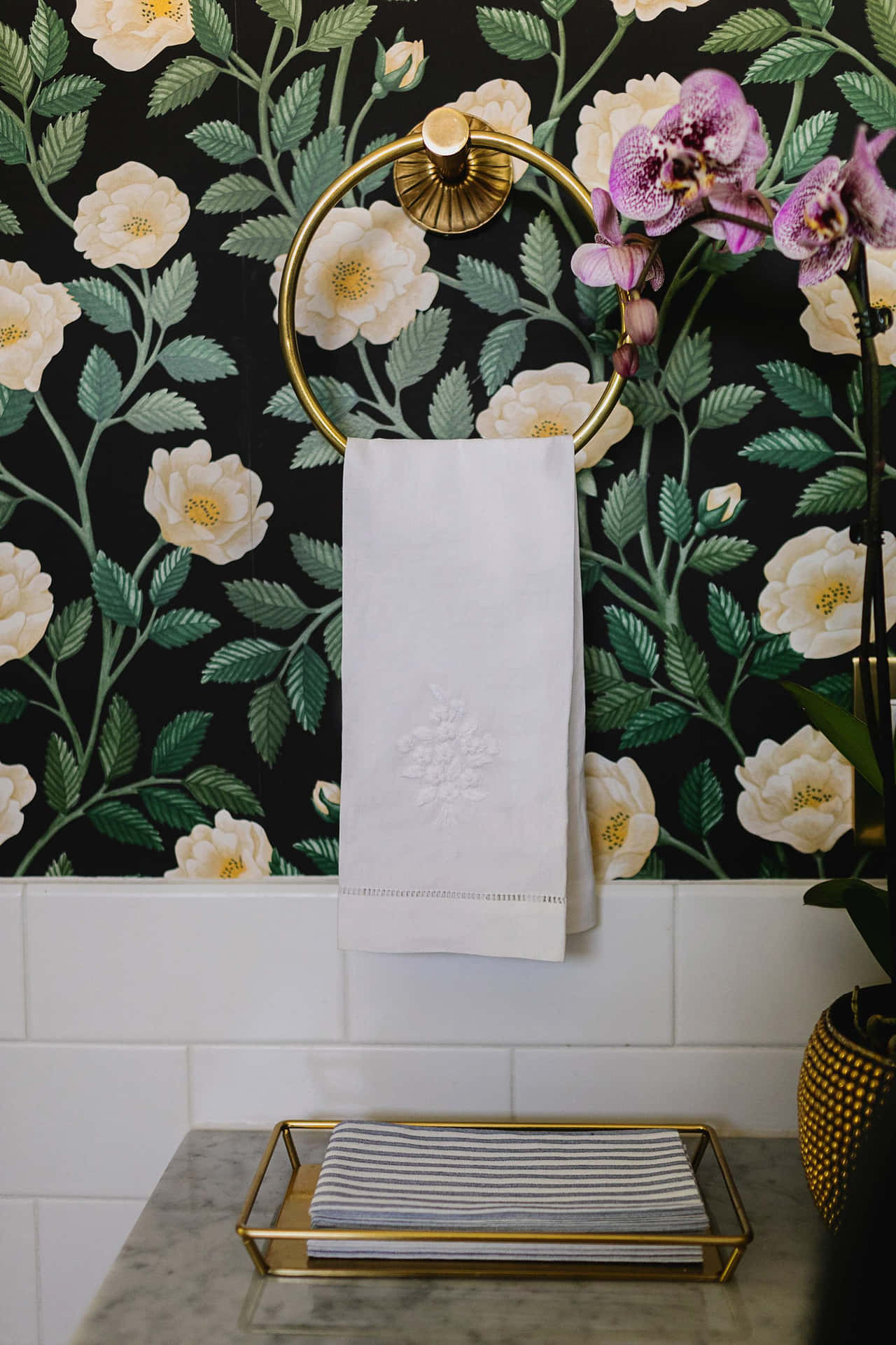 Disposable Guest Towel Wallpaper