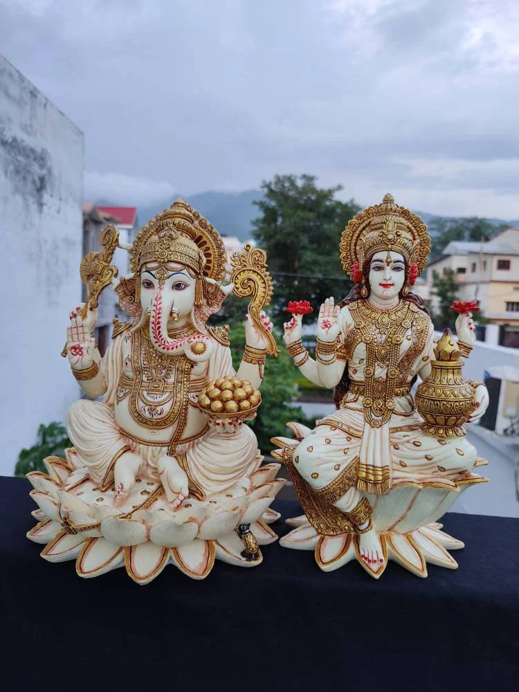 Diwali Altar Decor Ganesh Lakshmi Background