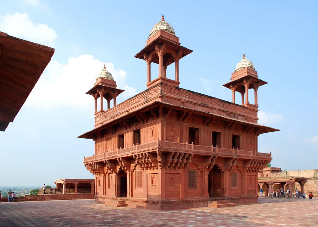 Diwan-e-khas At Fatehpur Sikri With A Lovely Sky Wallpaper