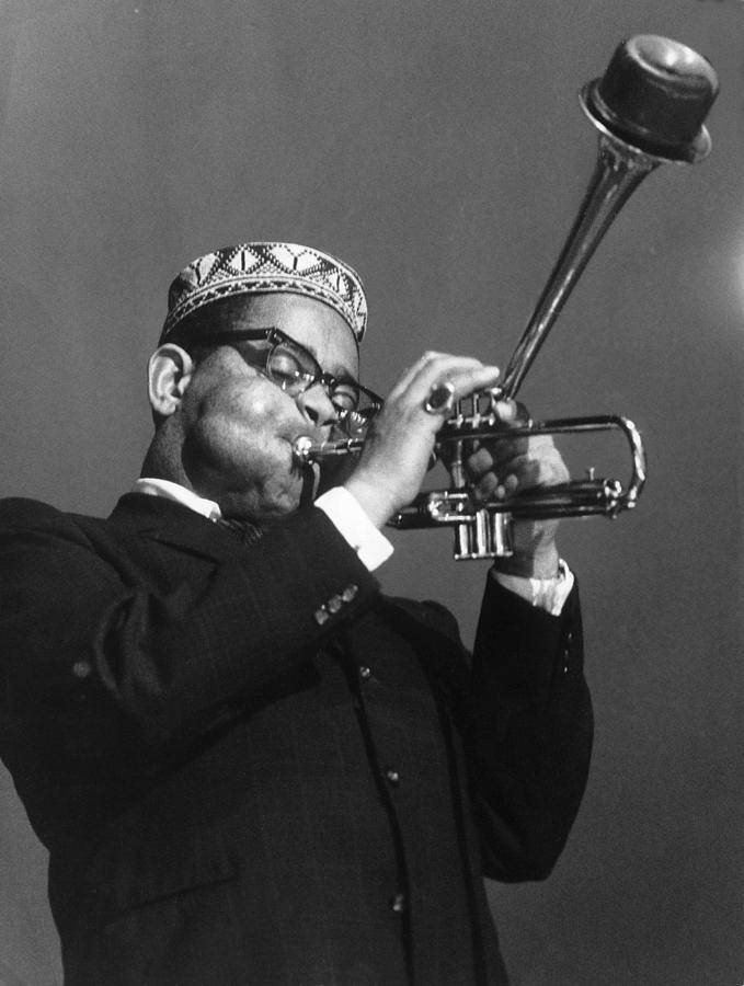 Dizzy Gillespie den fantastiske trompetist Wallpaper