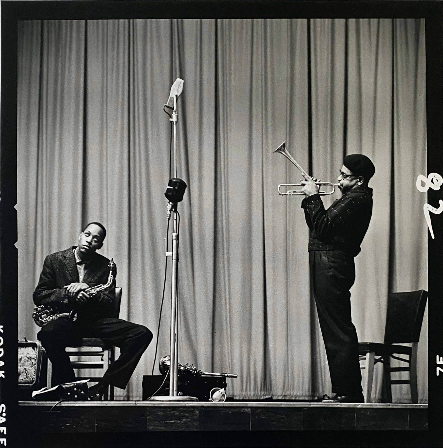 Dizzy Gillespie In New York 1948 Wallpaper