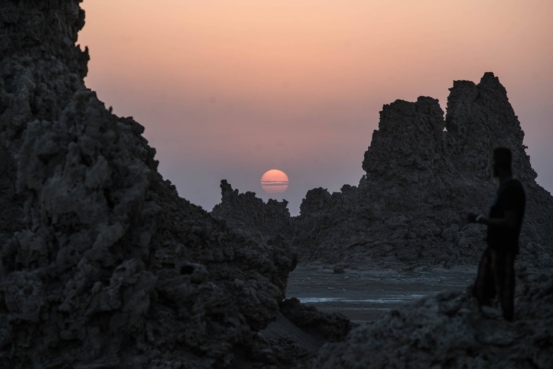 Djiboutisee, Einstellung Der Sonne Wallpaper