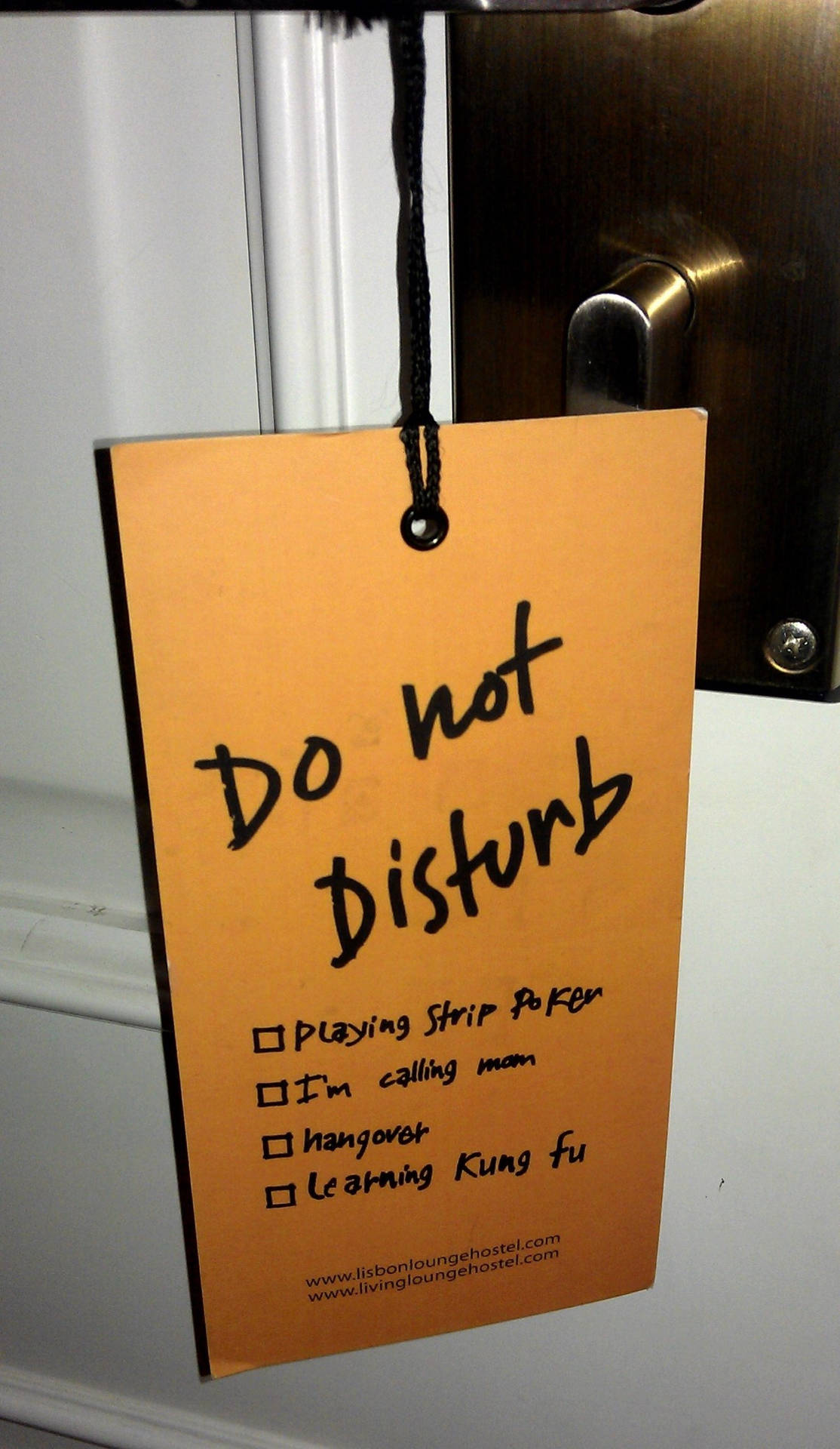 Do Not Disturb Tag With Checklist Wallpaper