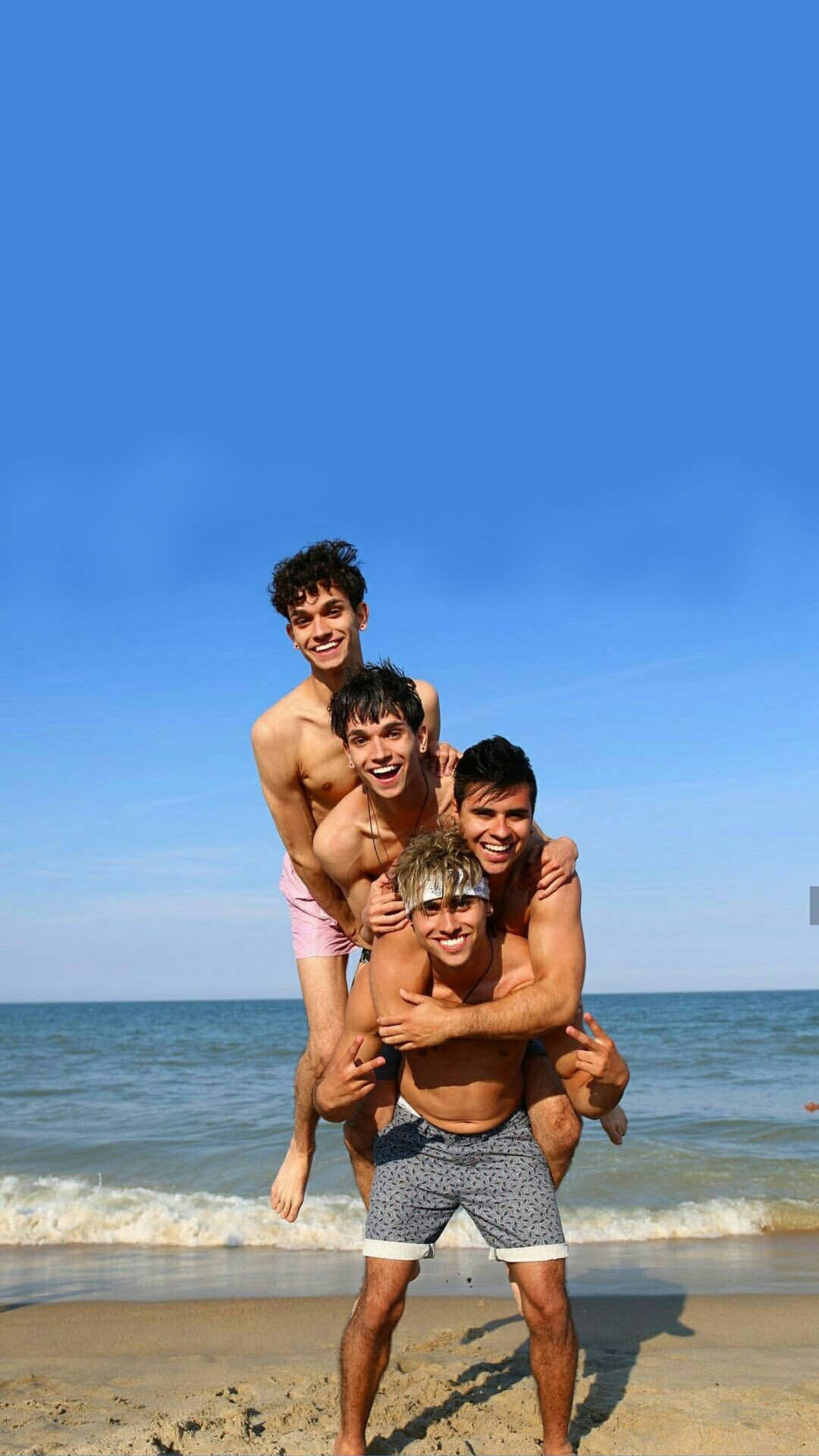 Dobre Brothers Beach Day Wallpaper