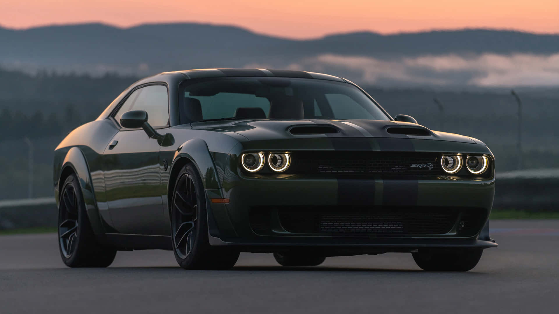 Dodge Hellcat – The Ultimate Muscle Car Wallpaper