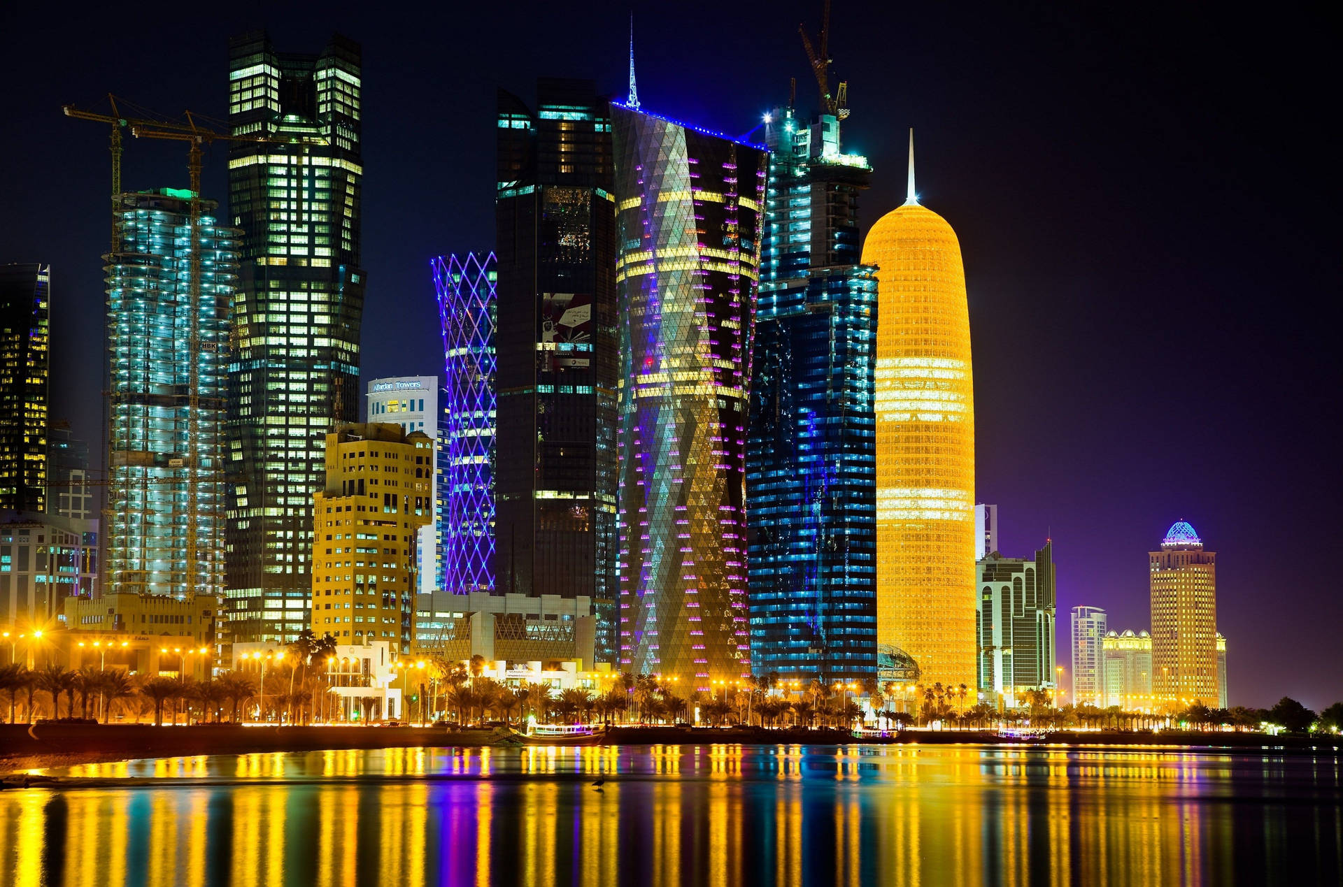 Doha Goldener Wolkenkratzer Wallpaper
