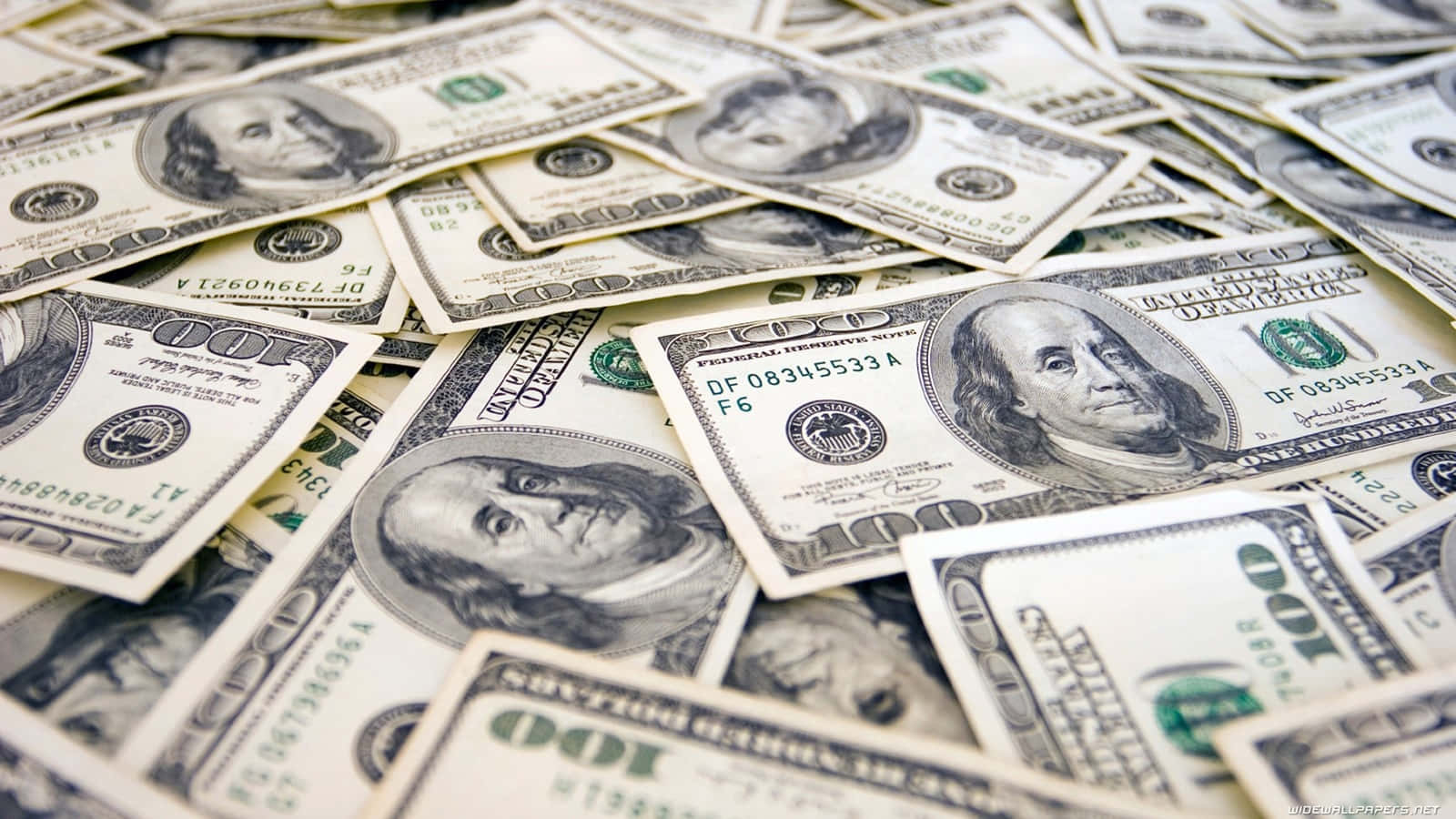 Vibrant High Resolution Picture of U.S. Dollar Bills