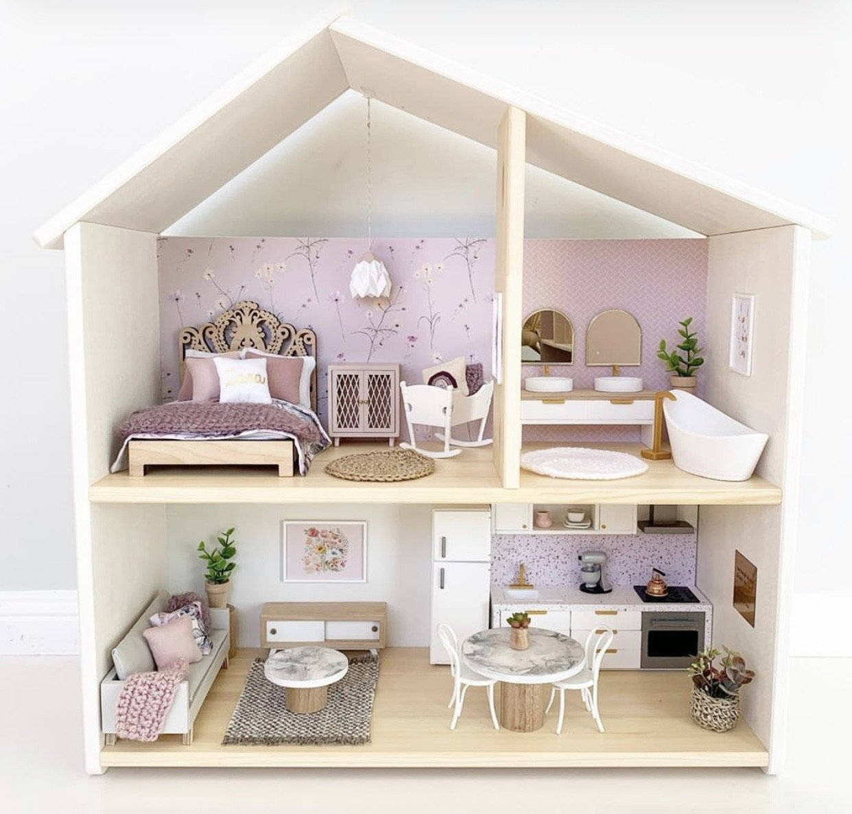 Dollhouse Miniature House