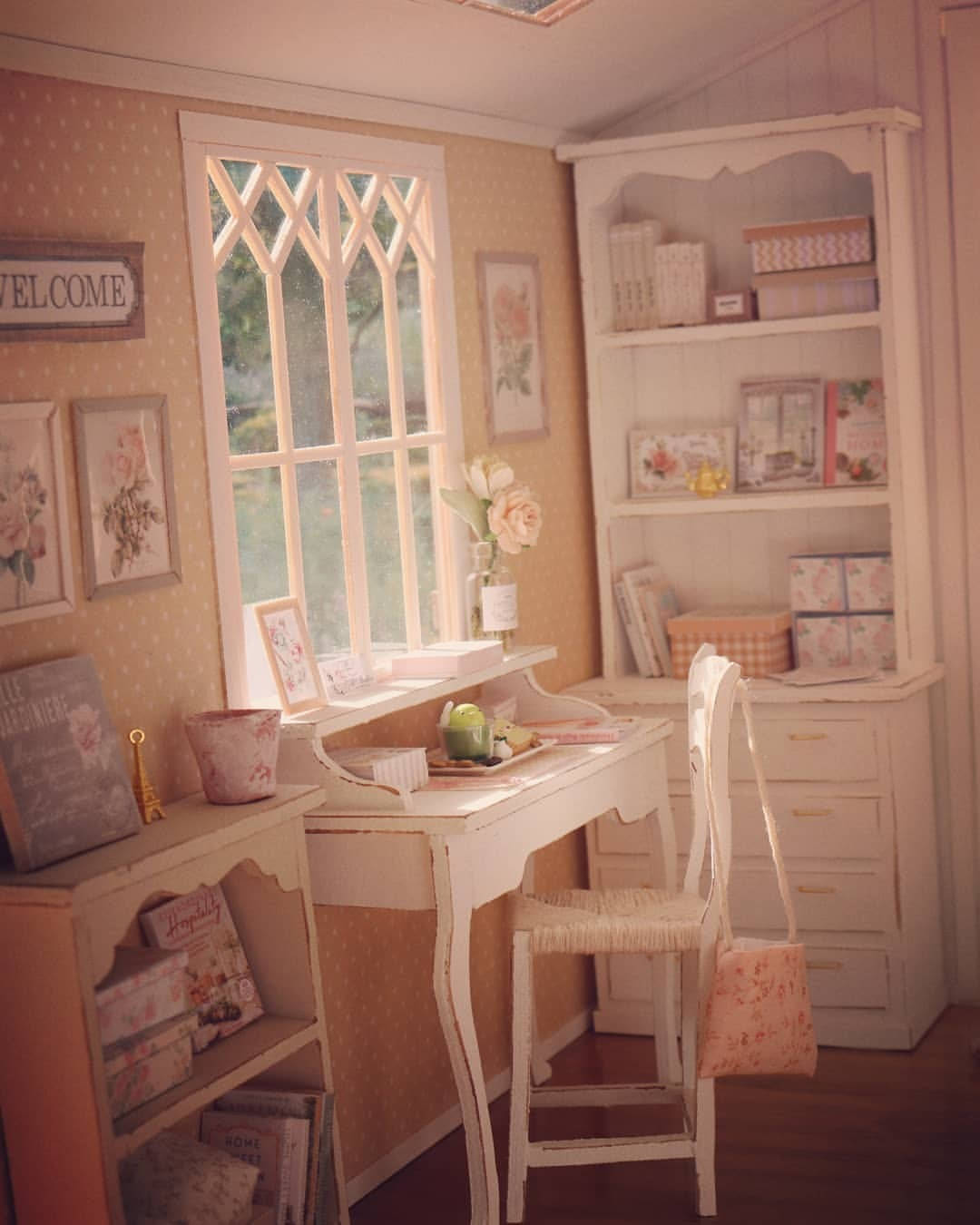 Dollhouse Pinky Study Room