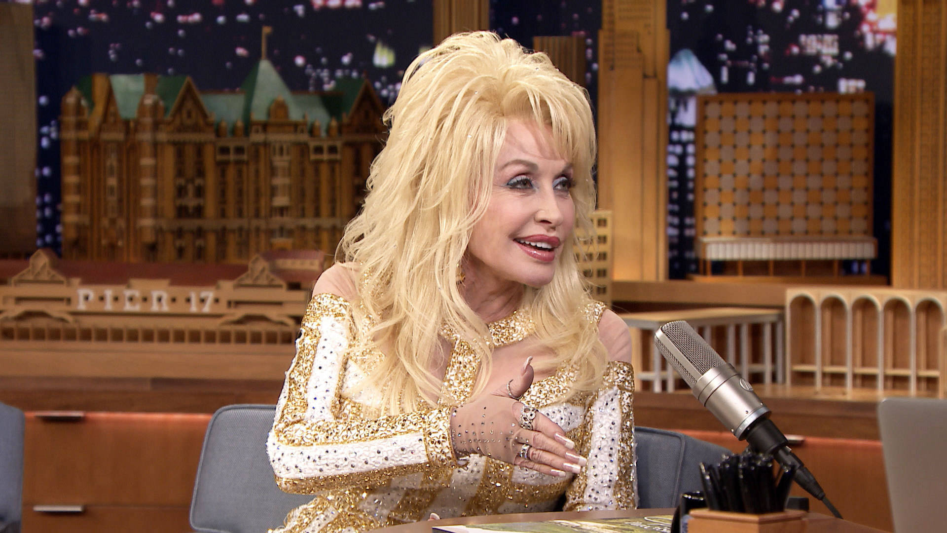 Dolly Parton In An Interview Background