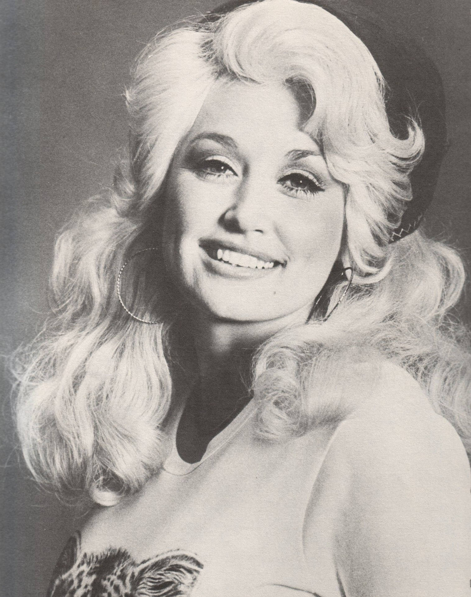 Dolly Parton Restored Vintage Photograph Wallpaper