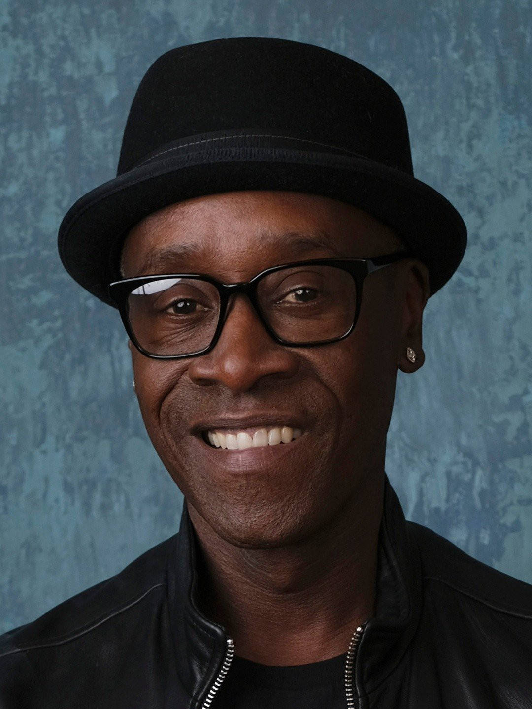 Don Cheadle Displaying Cool Confidence in a Stylish Hat Wallpaper