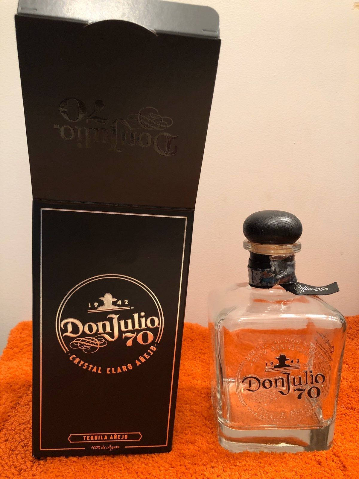 Exquisite Don Julio Tequila in Premium Black Box. Wallpaper