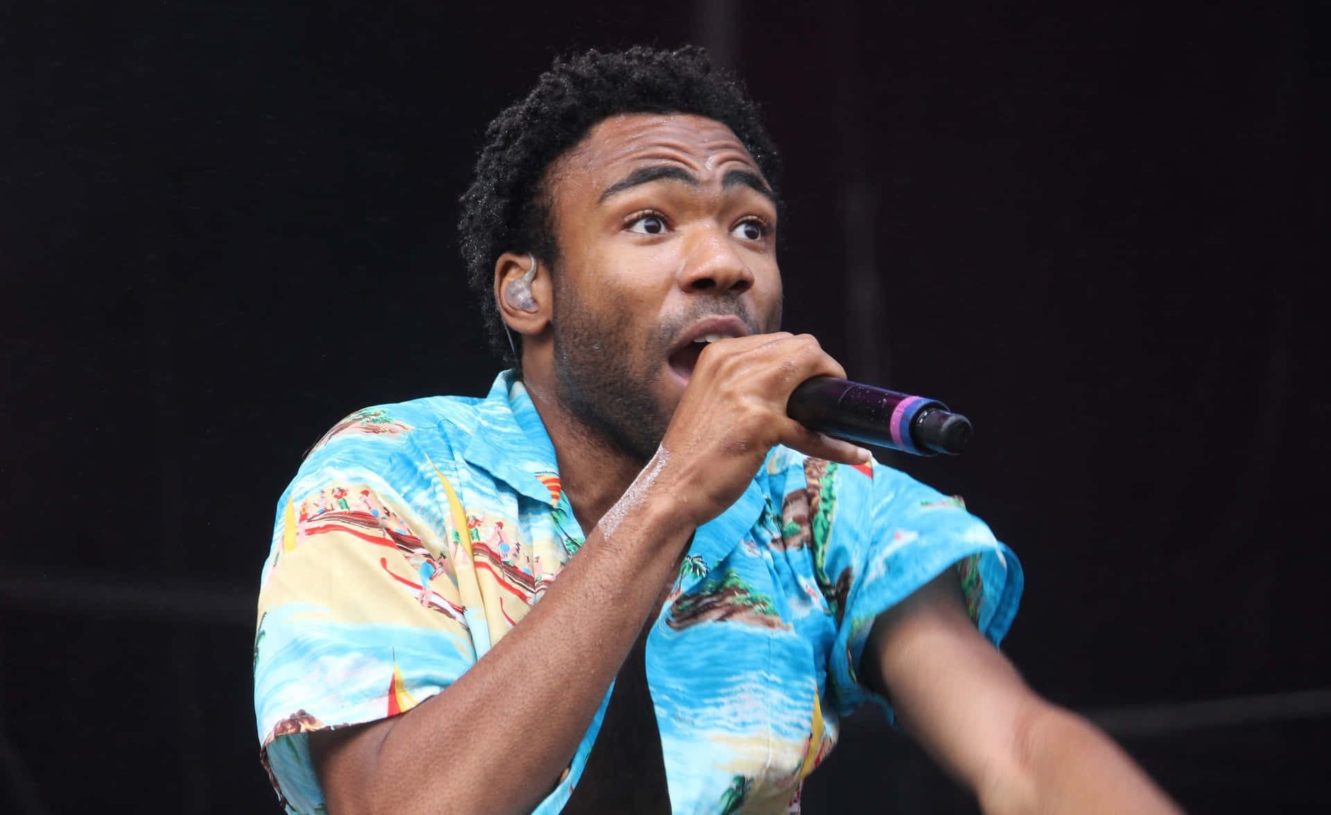 Donald Glover Performing Live Wallpaper