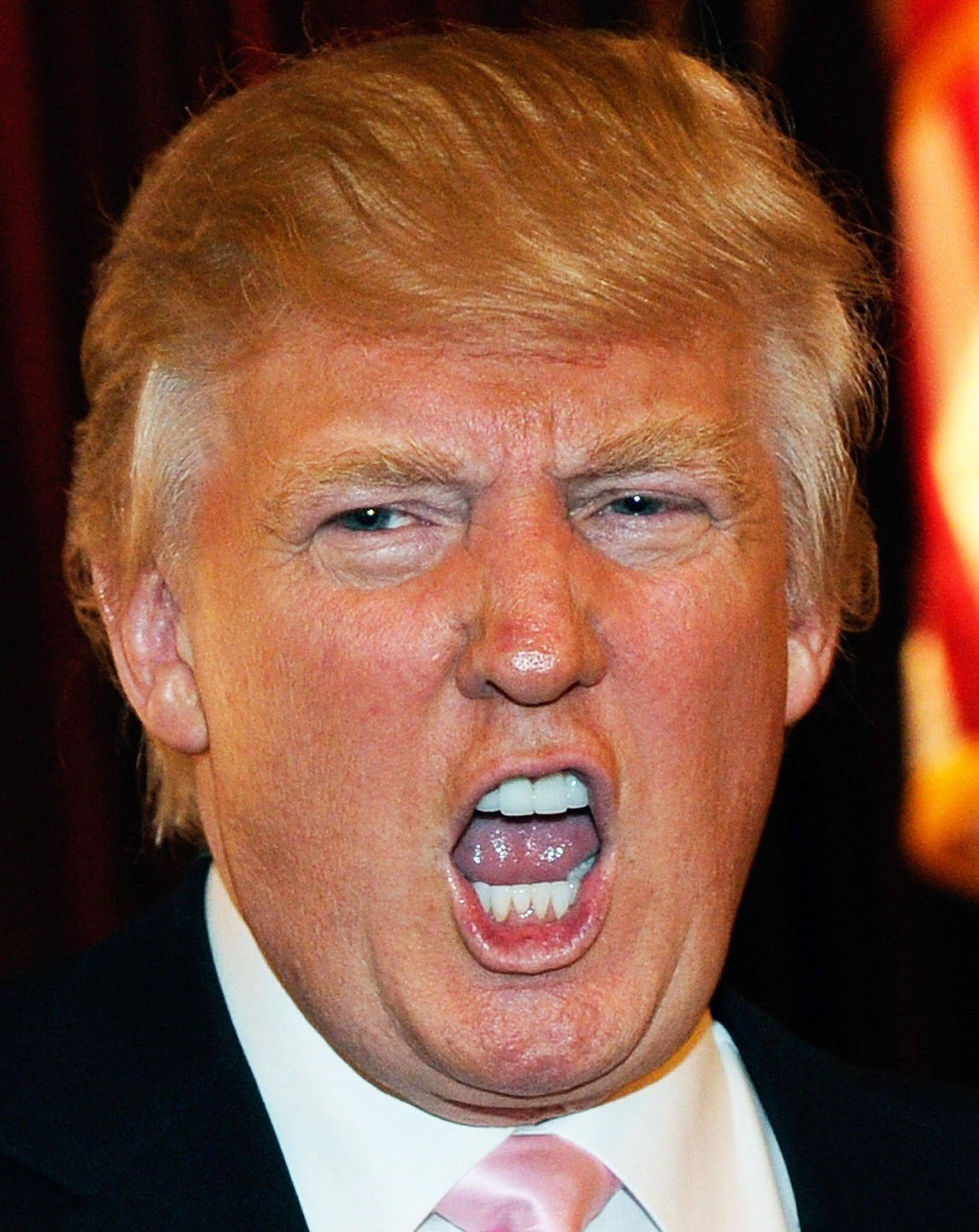 1. Donald Trump råbende vred Wallpaper