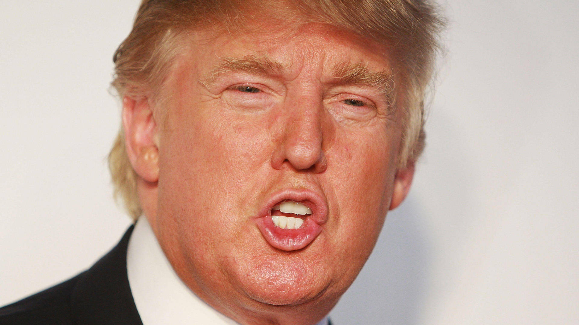 Donald Trump Che Increspa Le Labbra Sfondo
