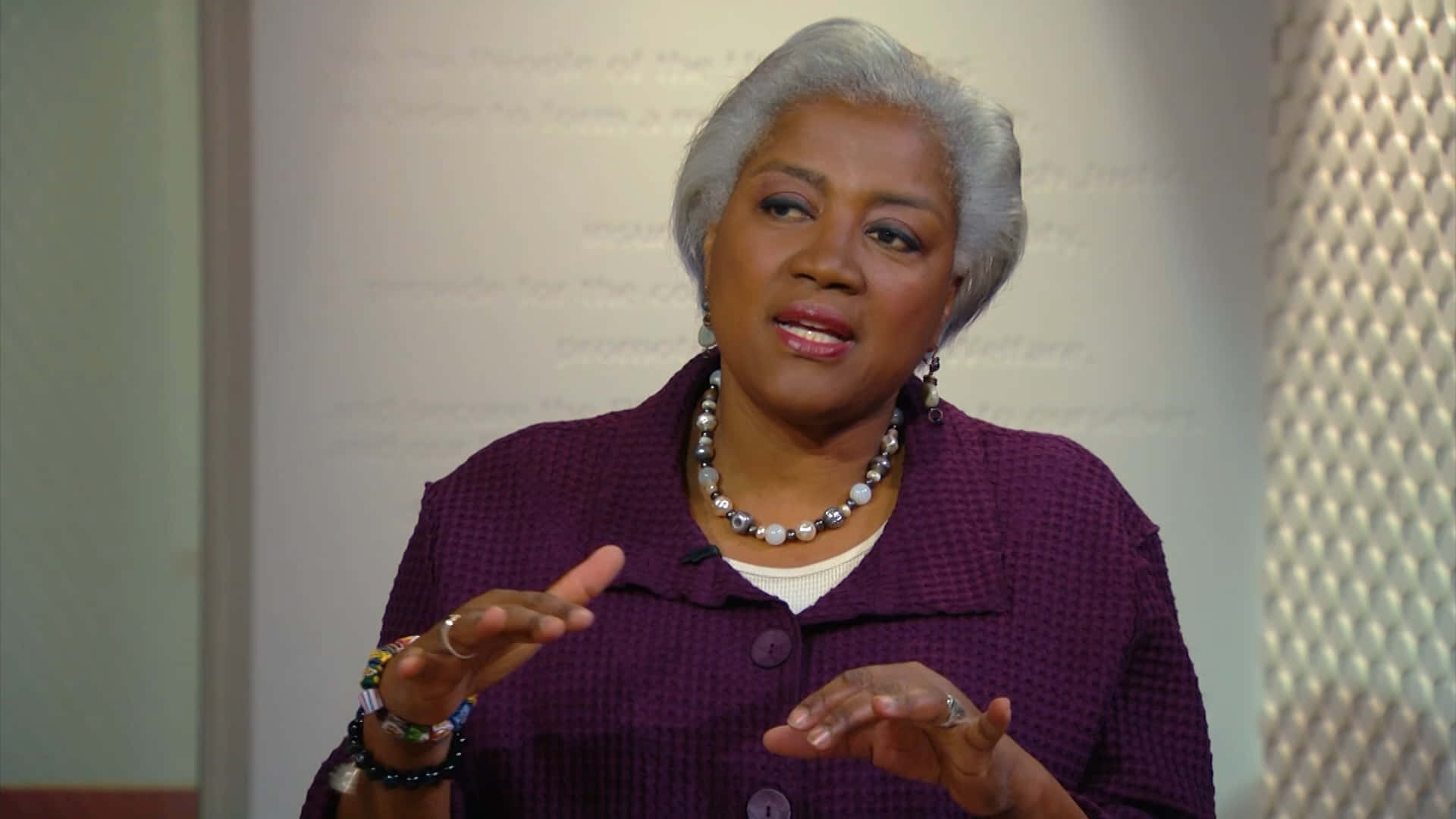 Donna Brazile At An Event, Addressing The Audience With Her Insightful Speech. Wallpaper