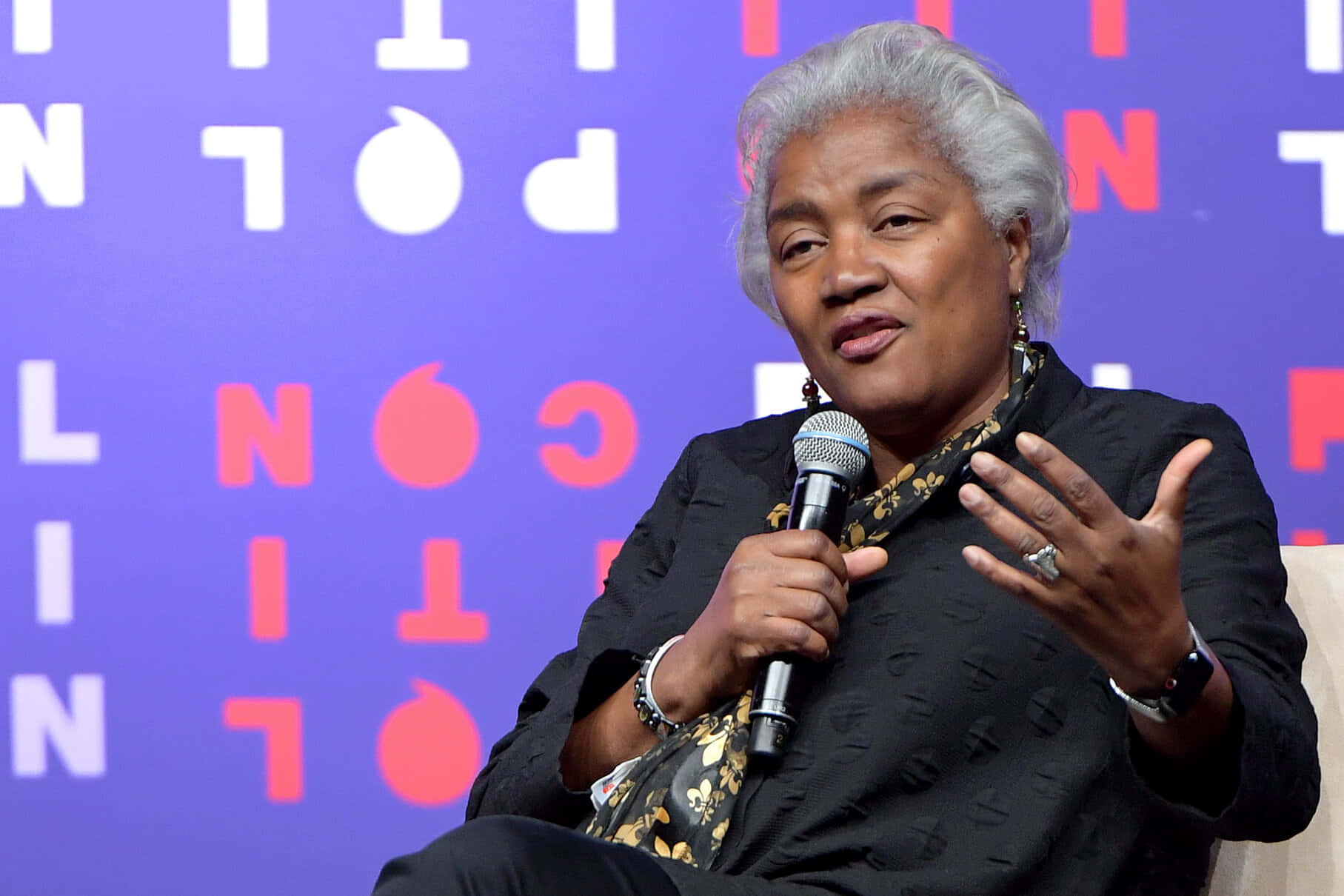 Donna Brazile Engaged In Discussion Wallpaper