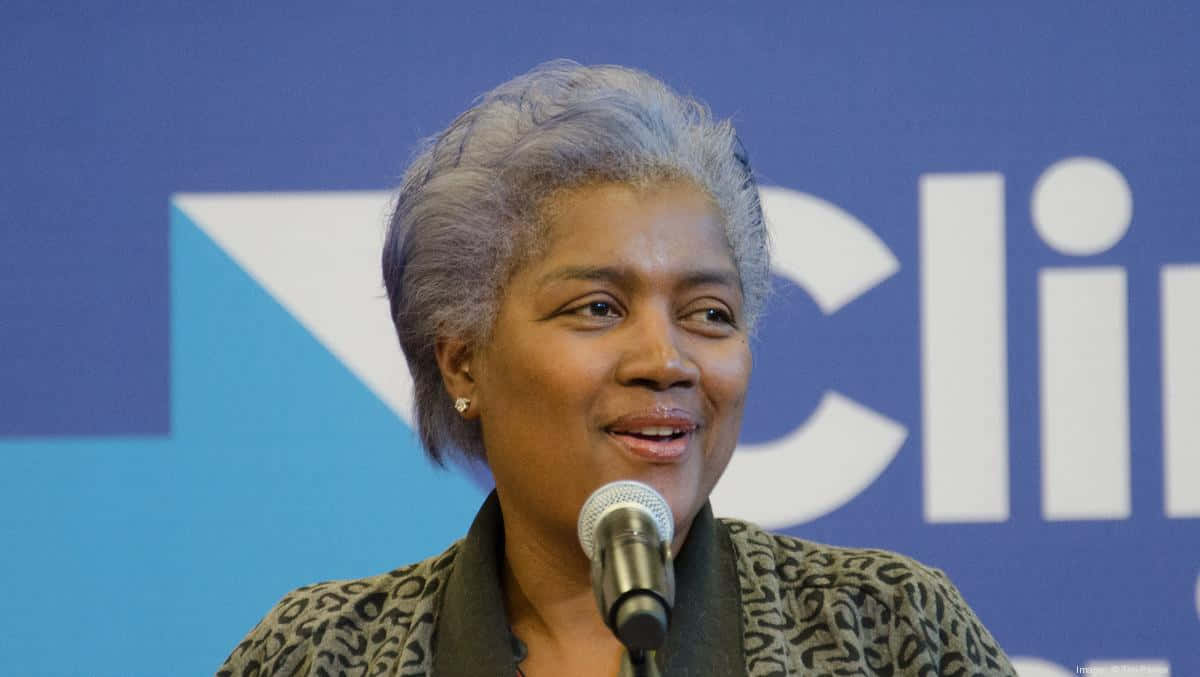 Donna Brazile, The Renowned Political Strategist And Analyst Wallpaper