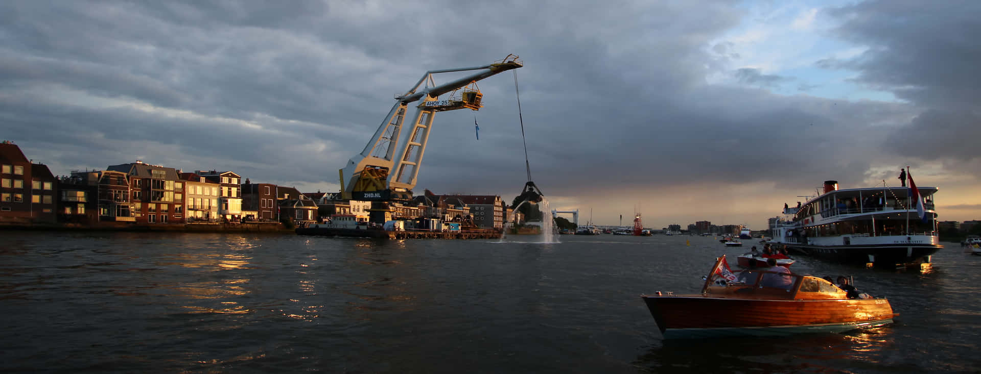 Dordrecht Waterfrontat Dusk Wallpaper