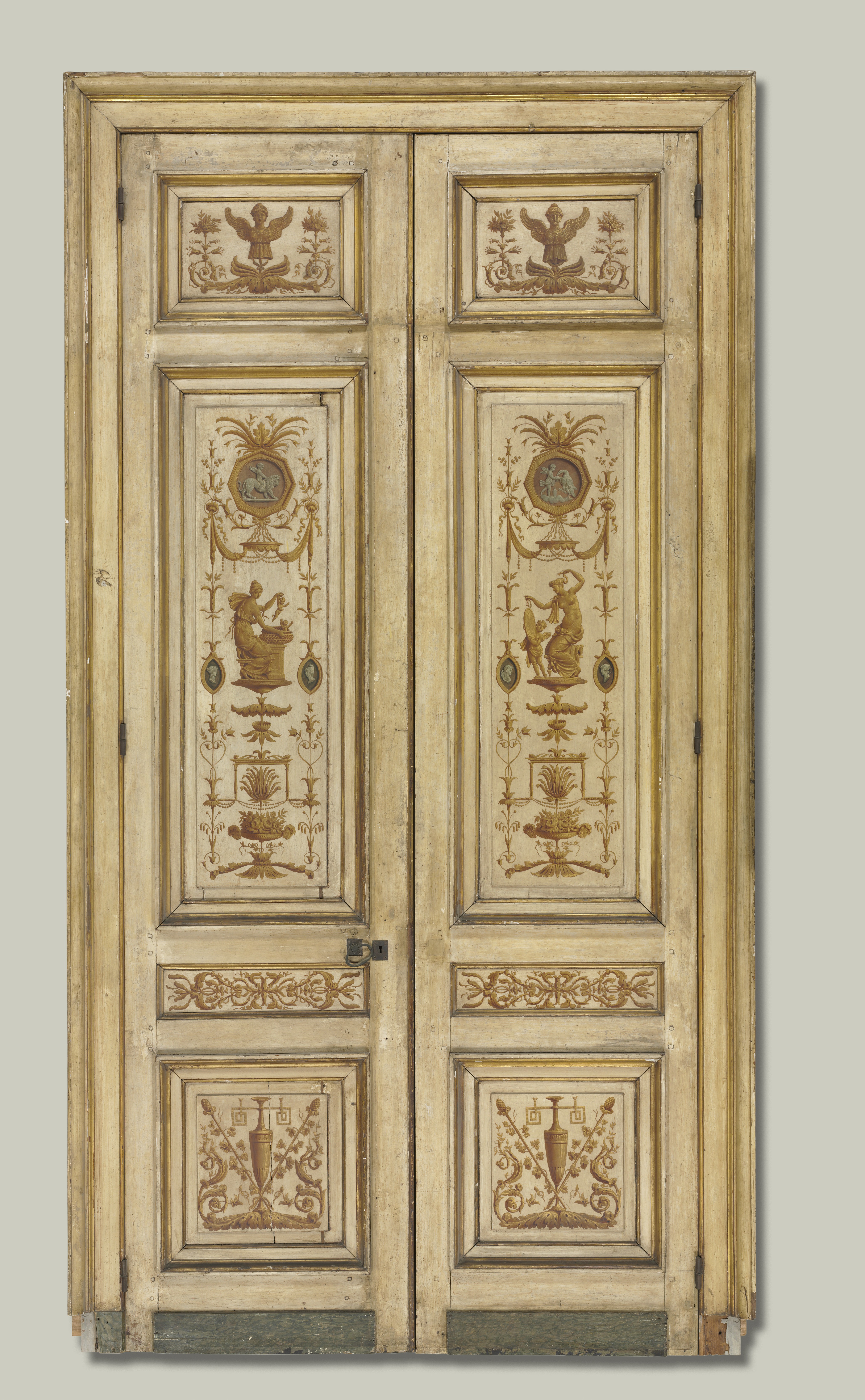 Double-Leaf Door Wallpaper
