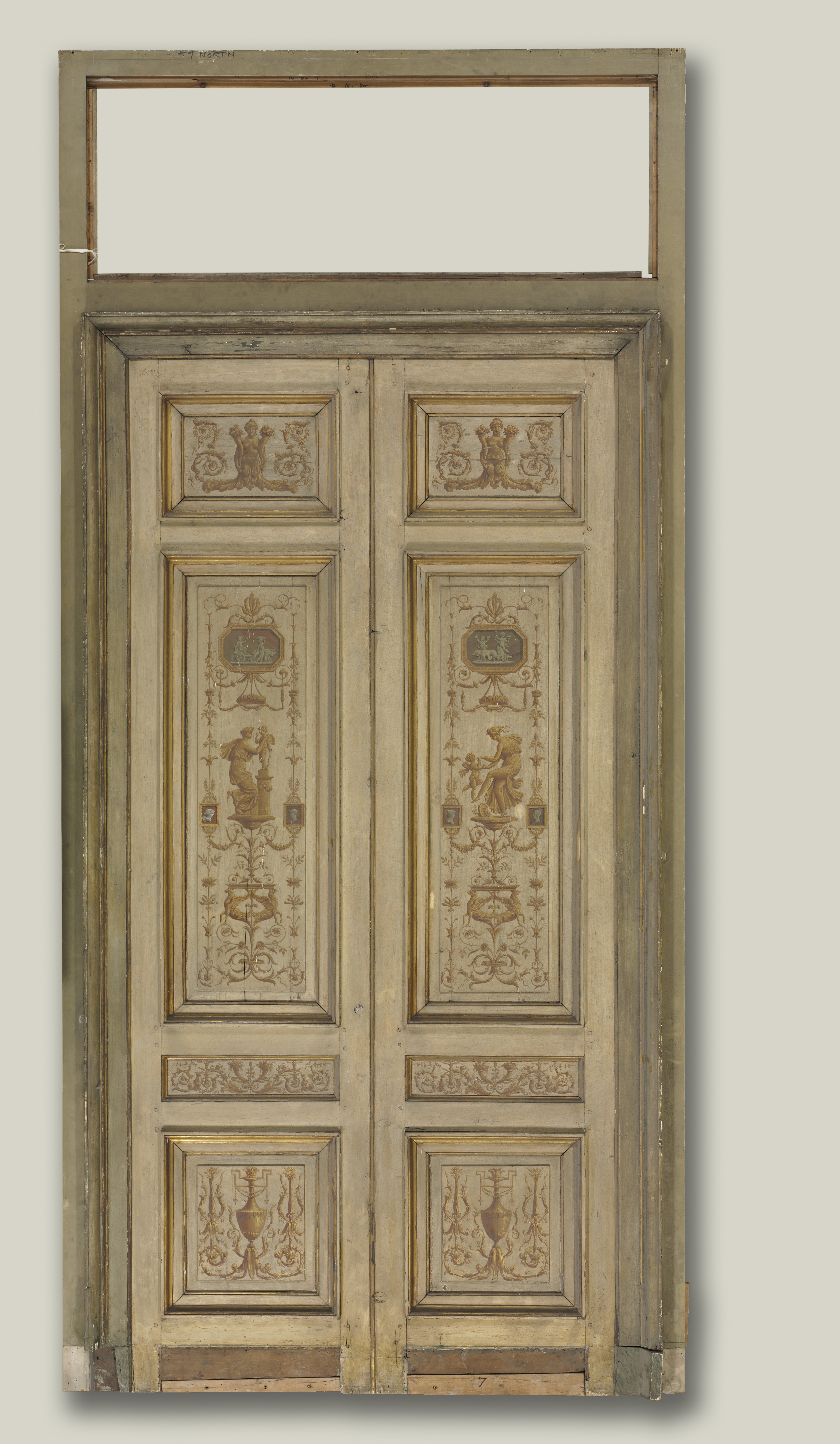 Double-Leaf Doors Wallpaper