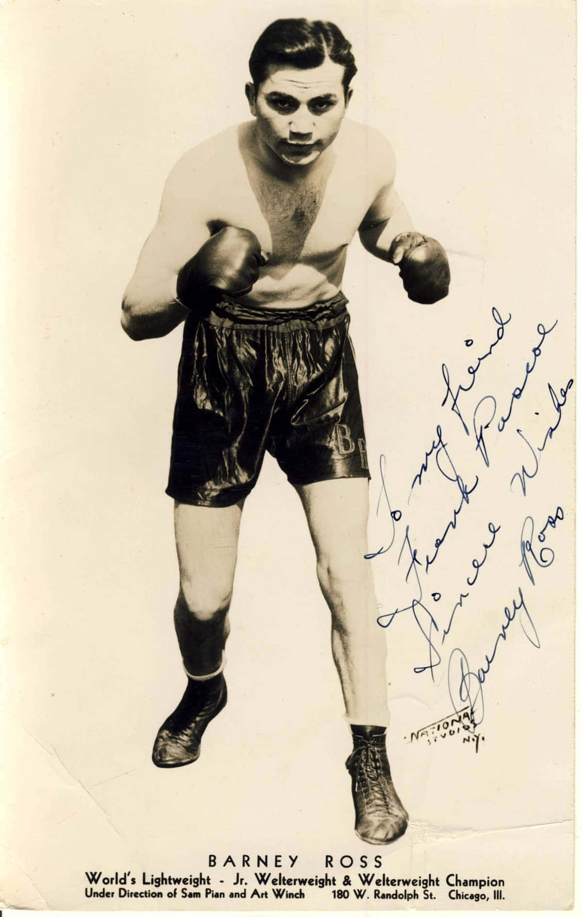 Unafoto De Un Hombre Con Guantes De Boxeo Fondo de pantalla