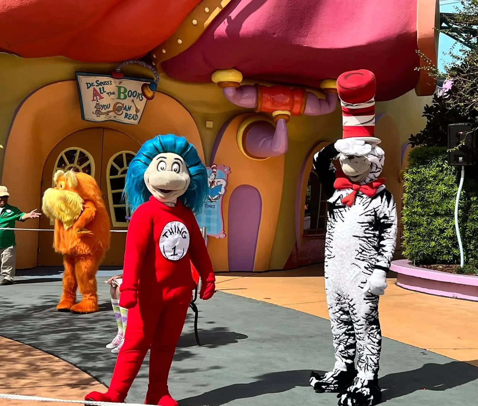 Dr. Seuss Personages In Pretpark Achtergrond