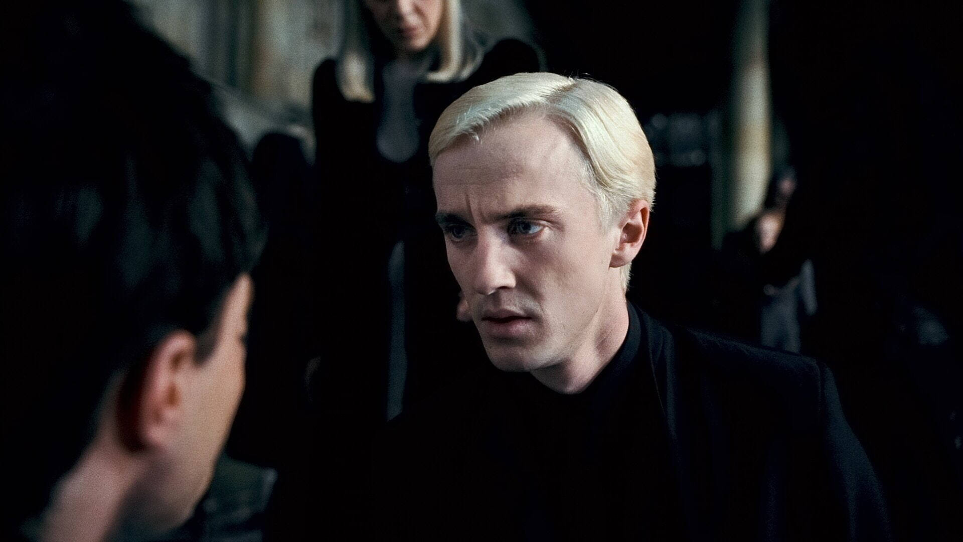 Draco Malfoy In Harry Potter 7 Background