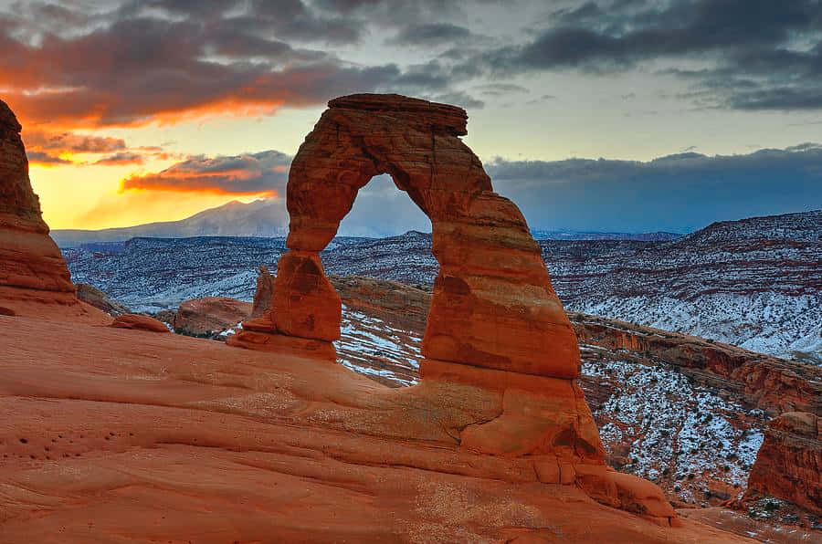 Dramatic Picture Of Delicate Arch Wallpaper