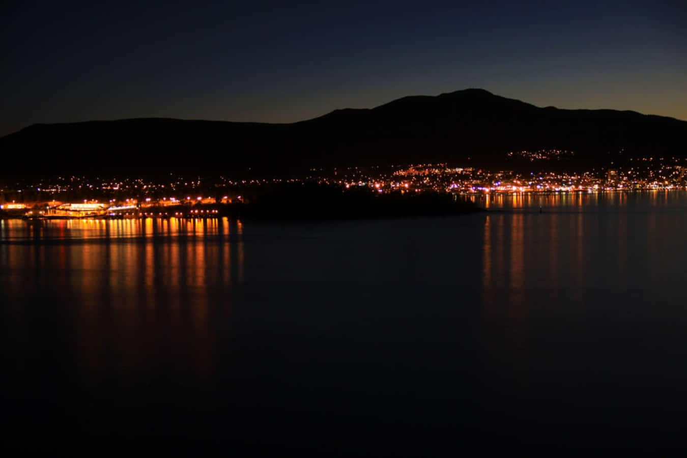 Coucher De Soleil Dramatique Sur Le Port De Nanaimo Fond d'écran