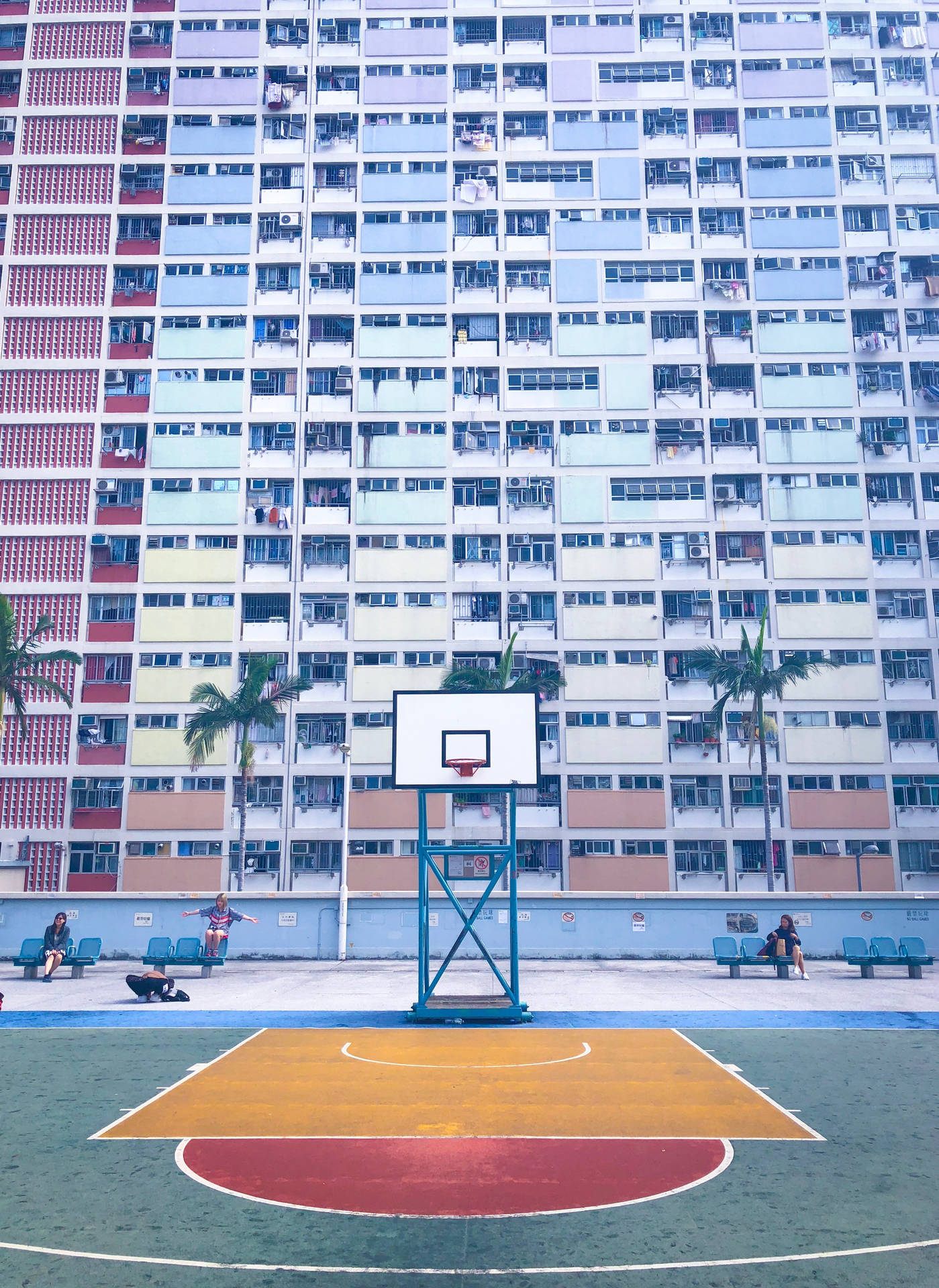 Dream Game Scene: Shooting A 3-pointer In Basketball On Iphone Wallpaper