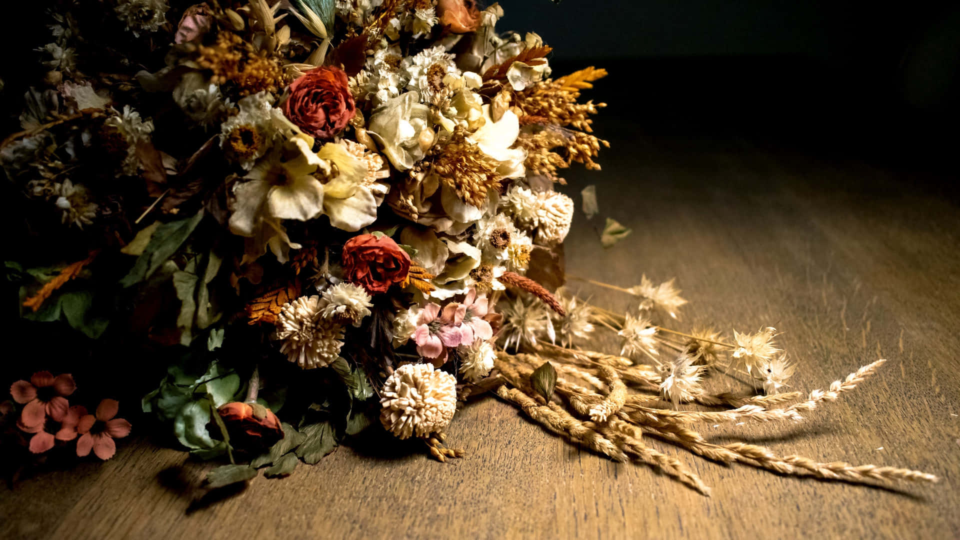An Elegant Arrangement of Dried Flowers Wallpaper