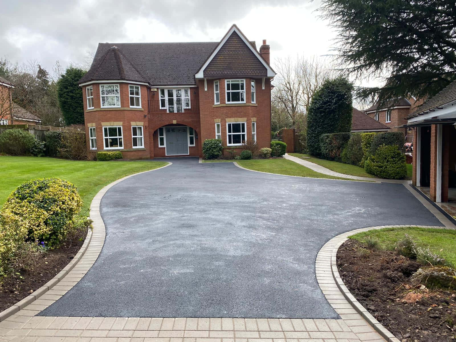 Get Inspired With These Attractive Driveway Ideas