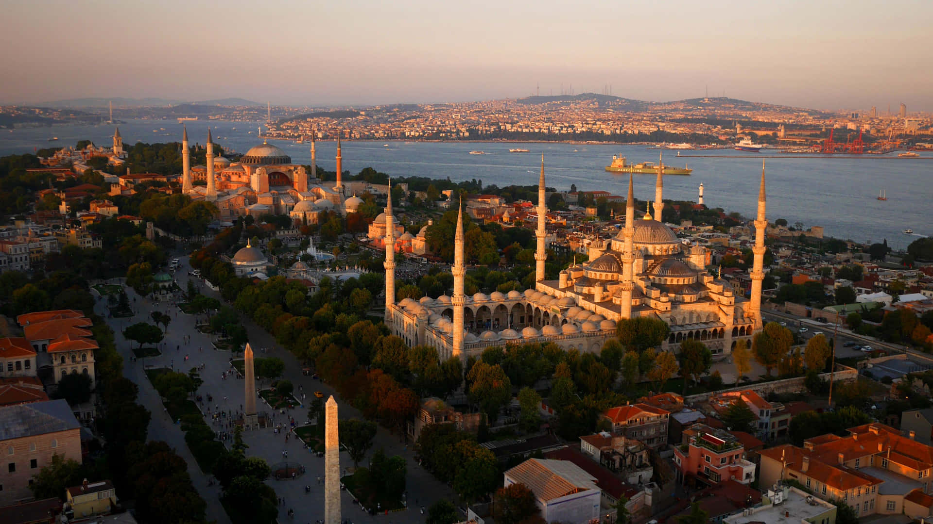 Drohnenansichtder Blauen Moschee In Istanbul Wallpaper