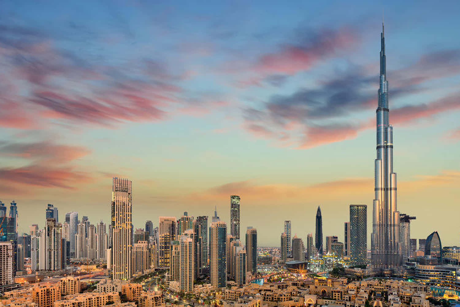 Denfuturistiska Stadssiluetten I Dubai, Fae