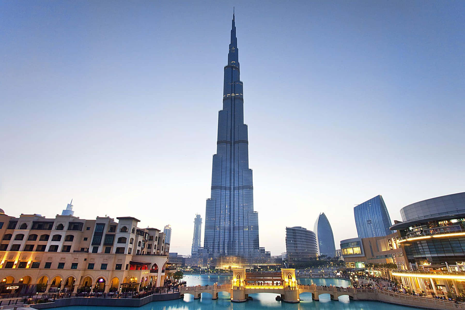 Derburj Khalifa Turm Ist Vom Wasser Aus Zu Sehen.