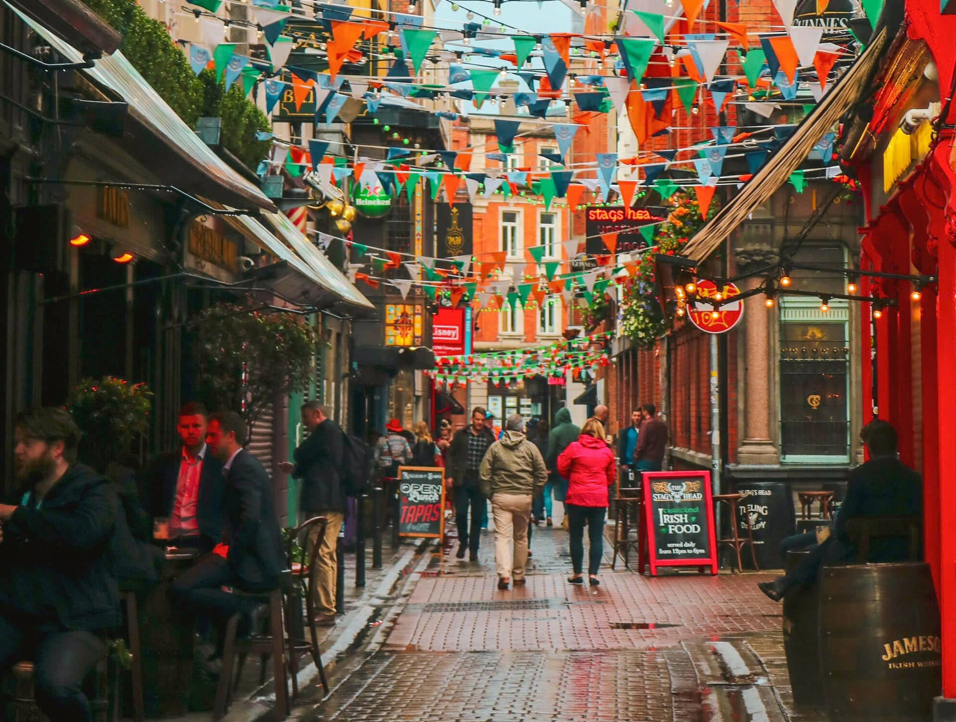 Dublin Vibrant City Wallpaper