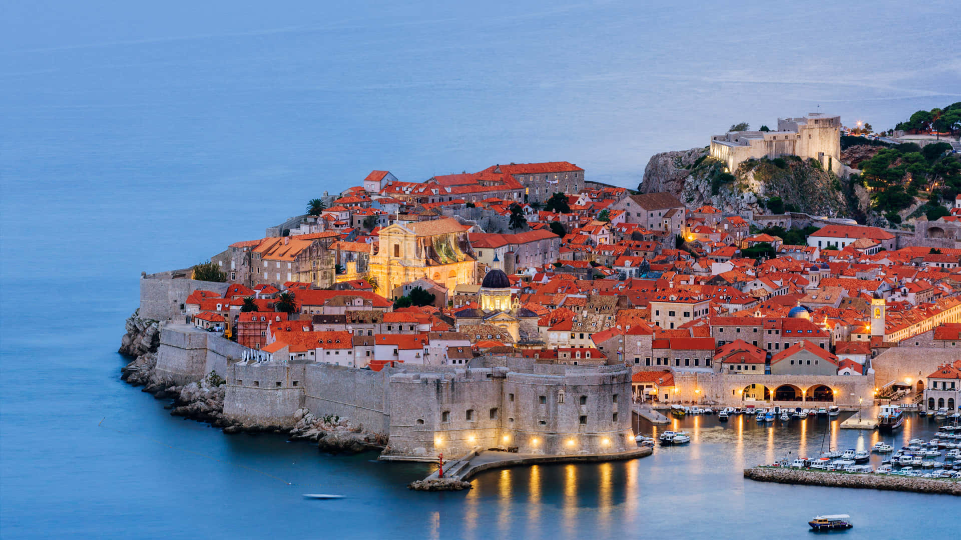 Dubrovnik Stad I Adriatiska Havet. Wallpaper