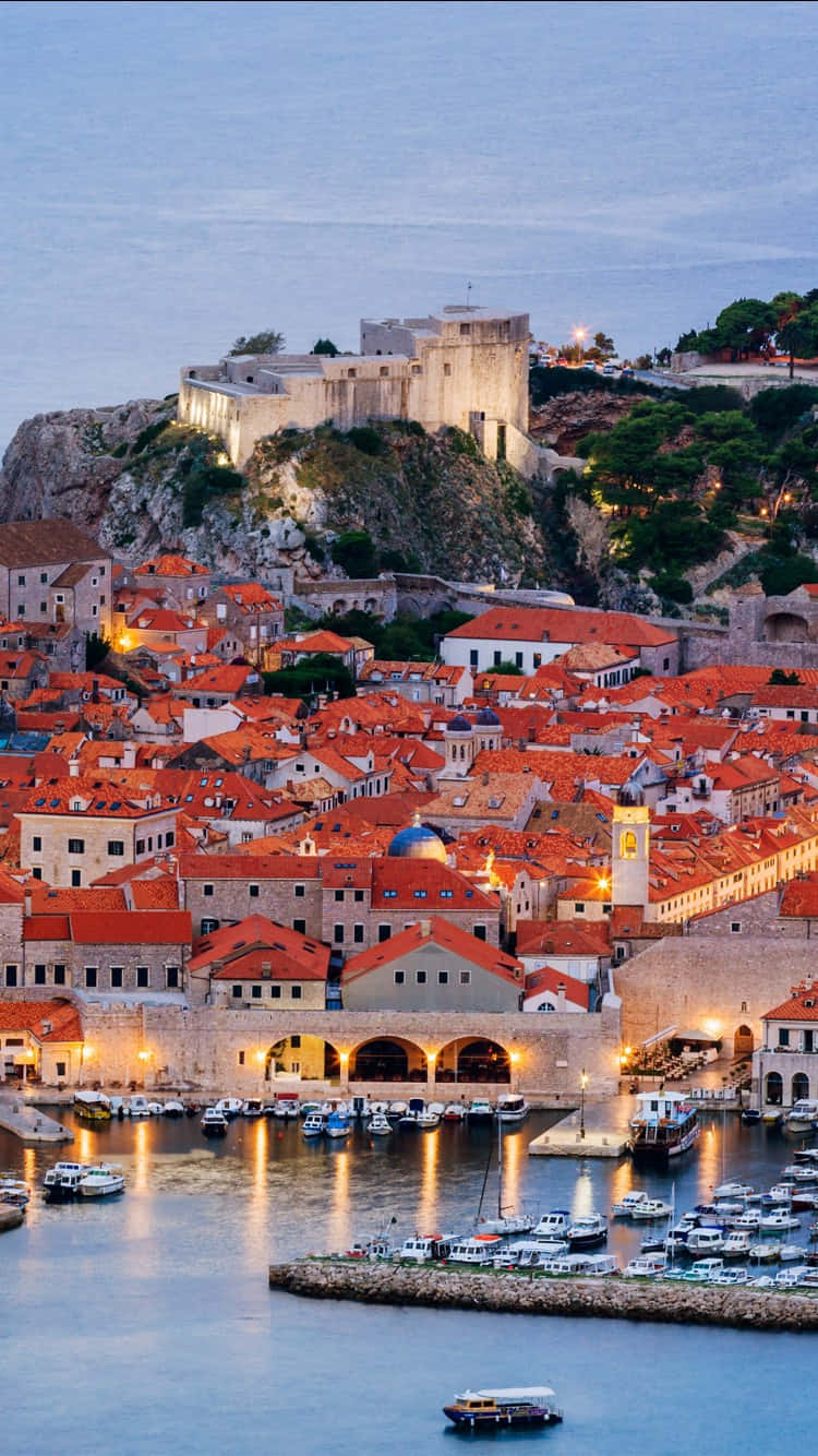 Unavista Mozzafiato Della Pittoresca Città Costiera Di Dubrovnik In Croazia. Sfondo