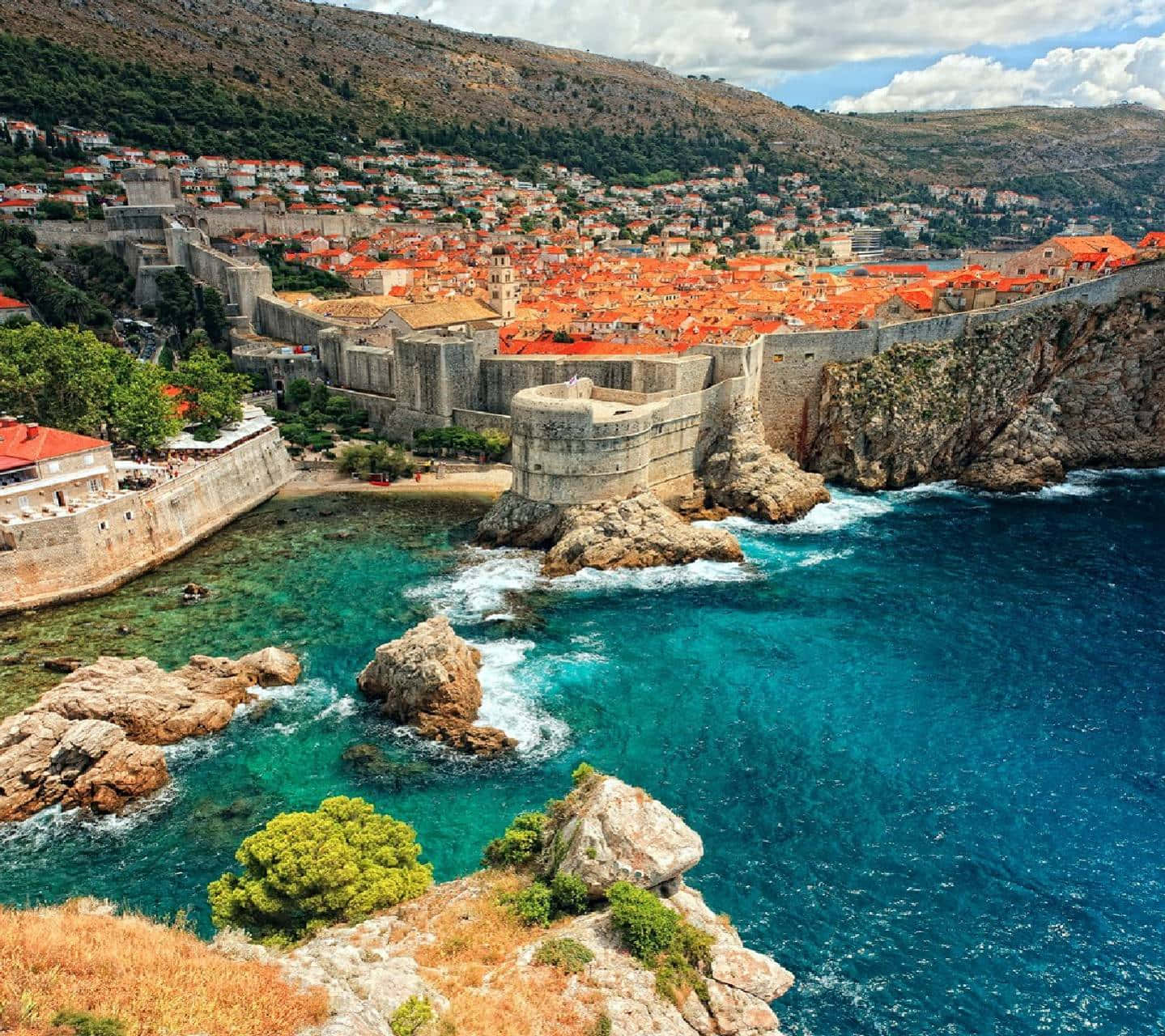 Majestic View of Dubrovnik's Old Town Wallpaper