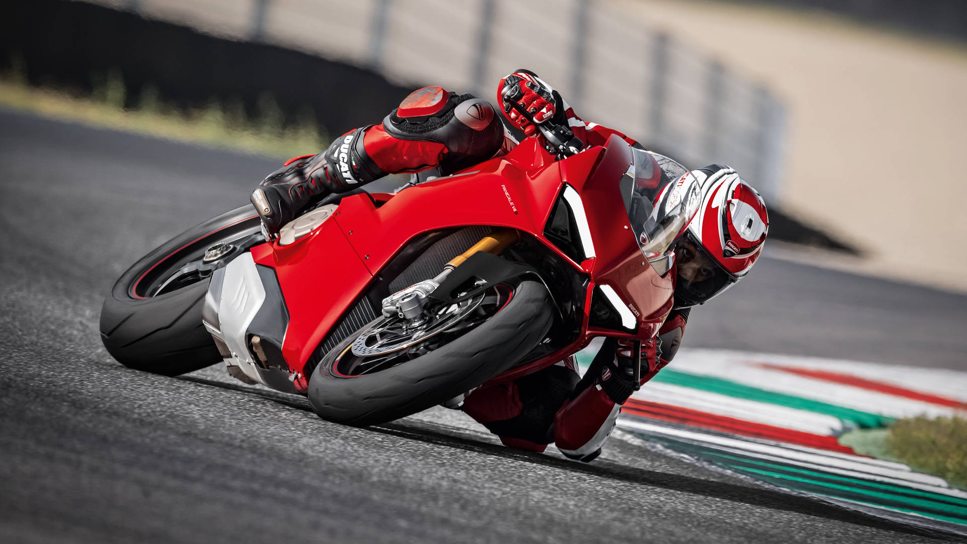 Ducati Race Turn Curb