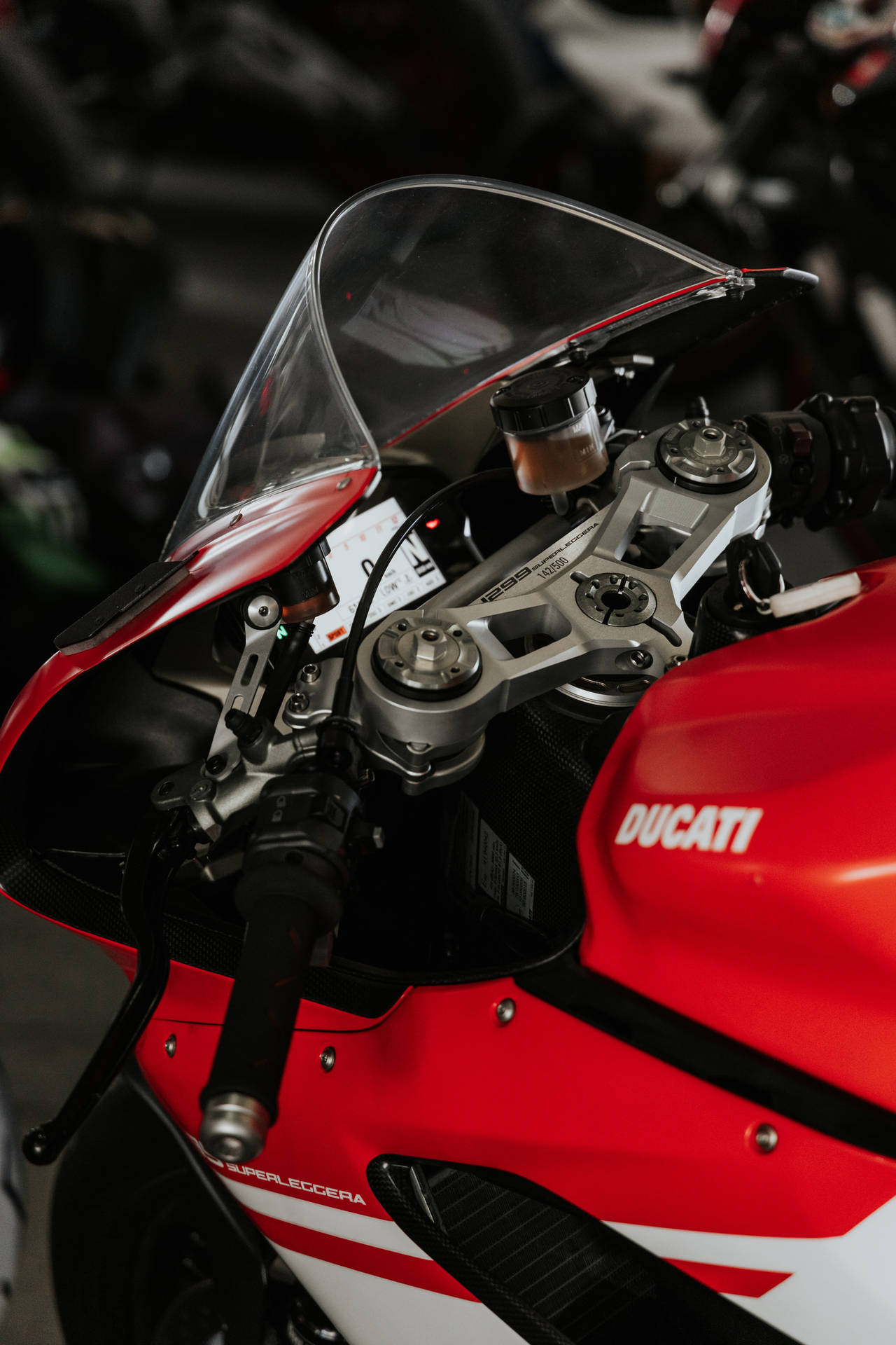 Manubriode Moto Ducati Rojo Fondo de pantalla